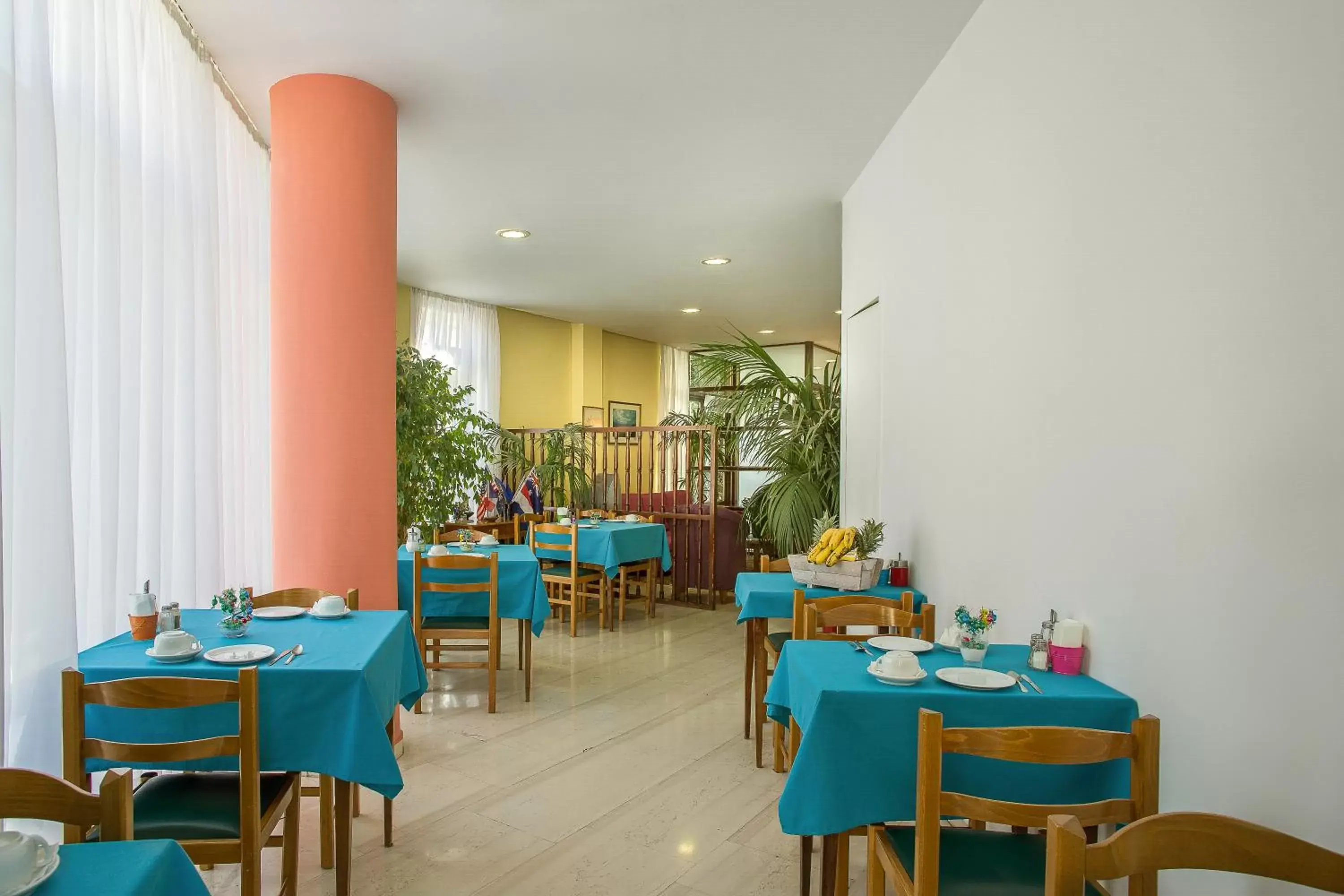 Restaurant/Places to Eat in Nefeli Hotel