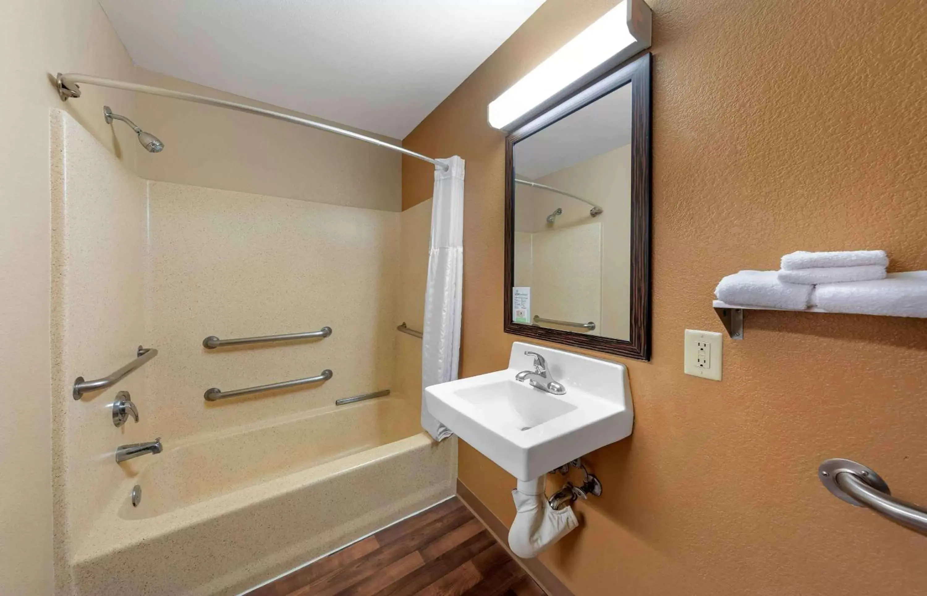 Bathroom in Extended Stay America Suites - Orange County - Anaheim Convention Center