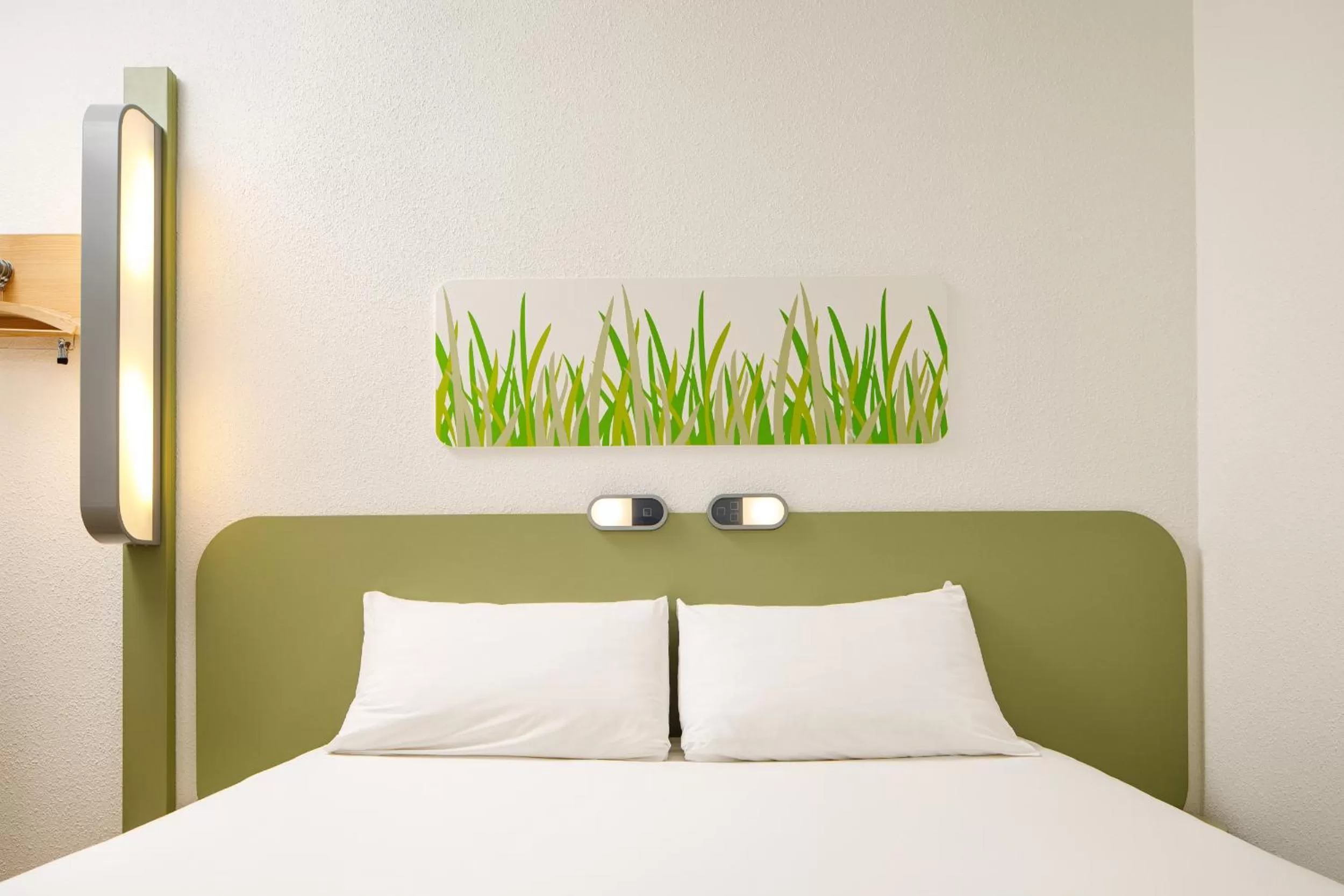 Bed in ibis budget Cardiff Centre