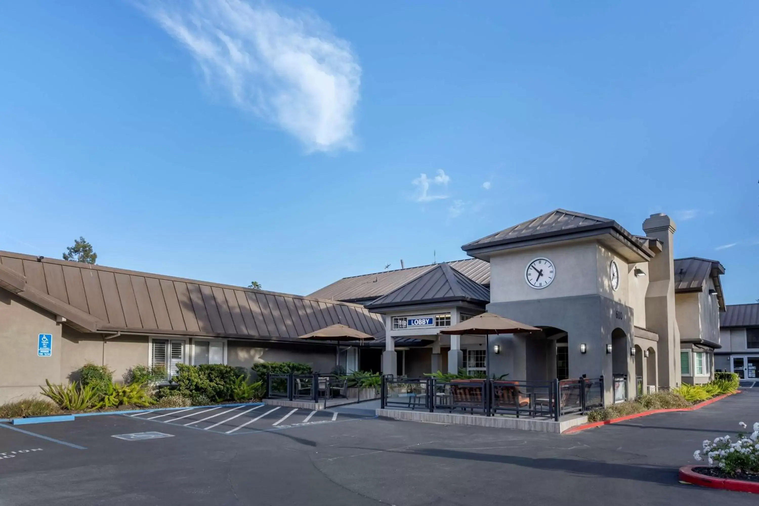 Property building in Best Western Silicon Valley Inn Property building in Best Western Silicon Valley Inn