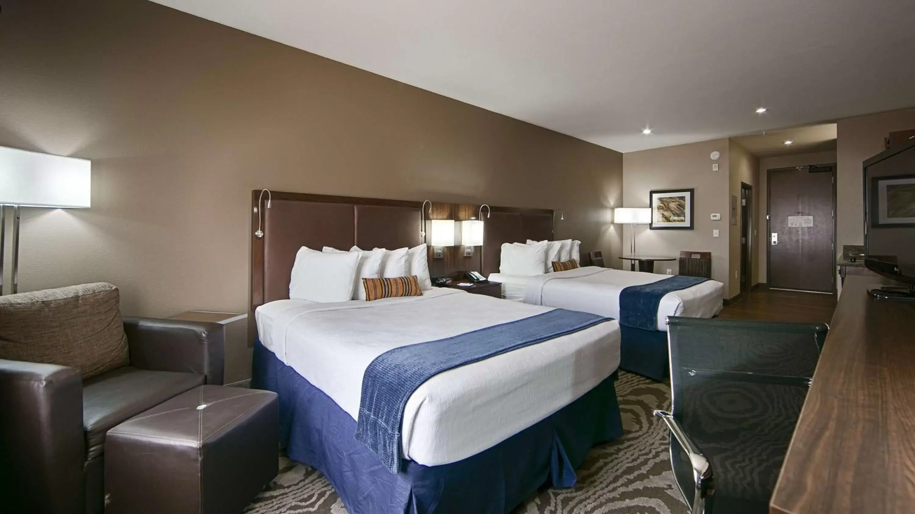 Photo of the whole room, Bed in Best Western Plus Williston Hotel & Suites