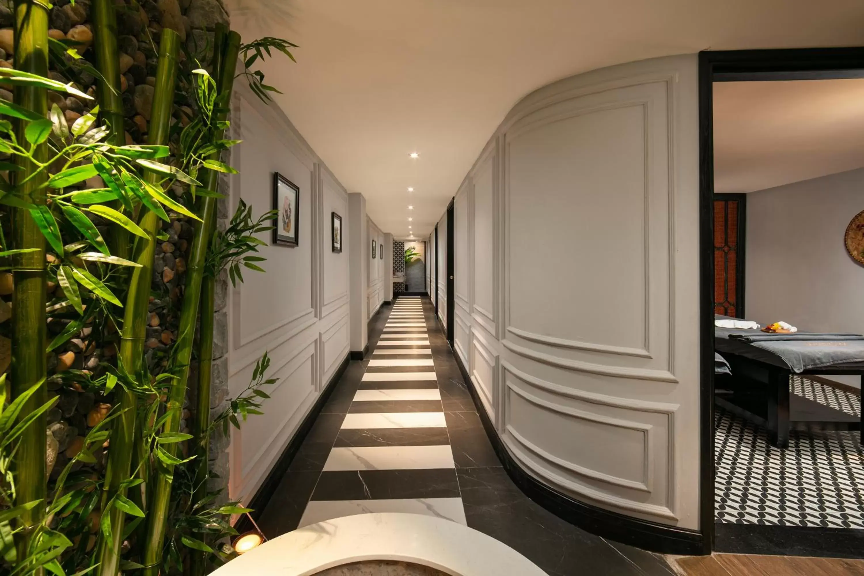 Spa and wellness centre/facilities in Shining Central Hotel & Spa Spa and wellness centre/facilities in Shining Central Hotel & Spa