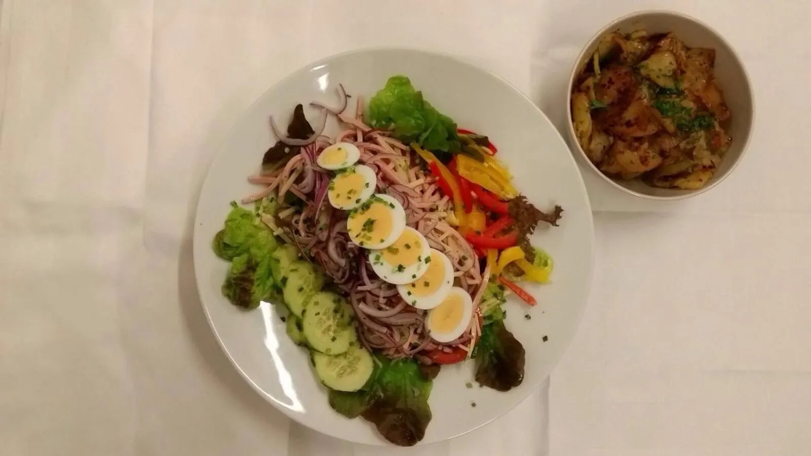 Restaurant/places to eat in Hotel Ambiente Walldorf