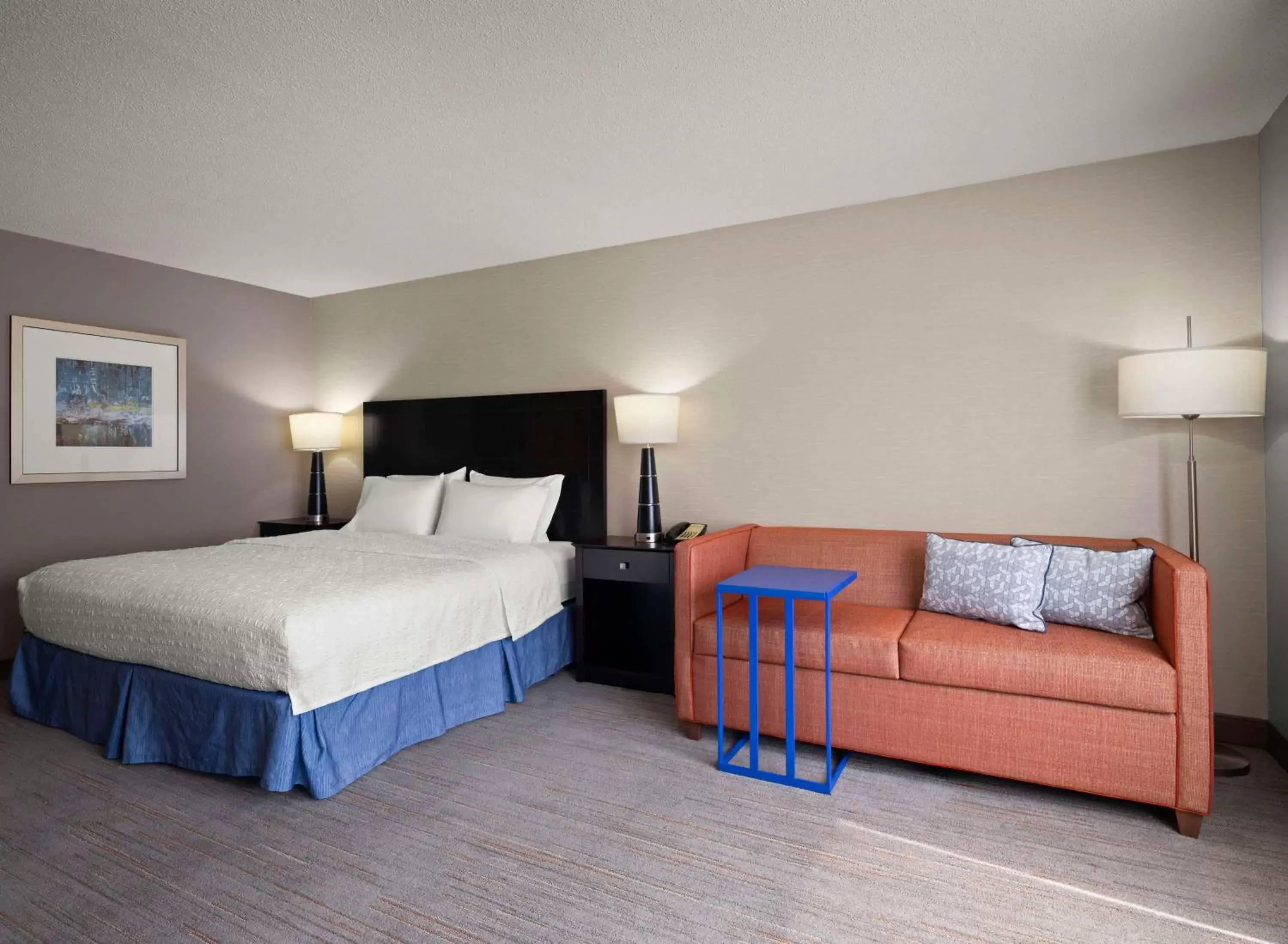 Living room, Bed in Hampton Inn & Suites Arundel Mills/Baltimore