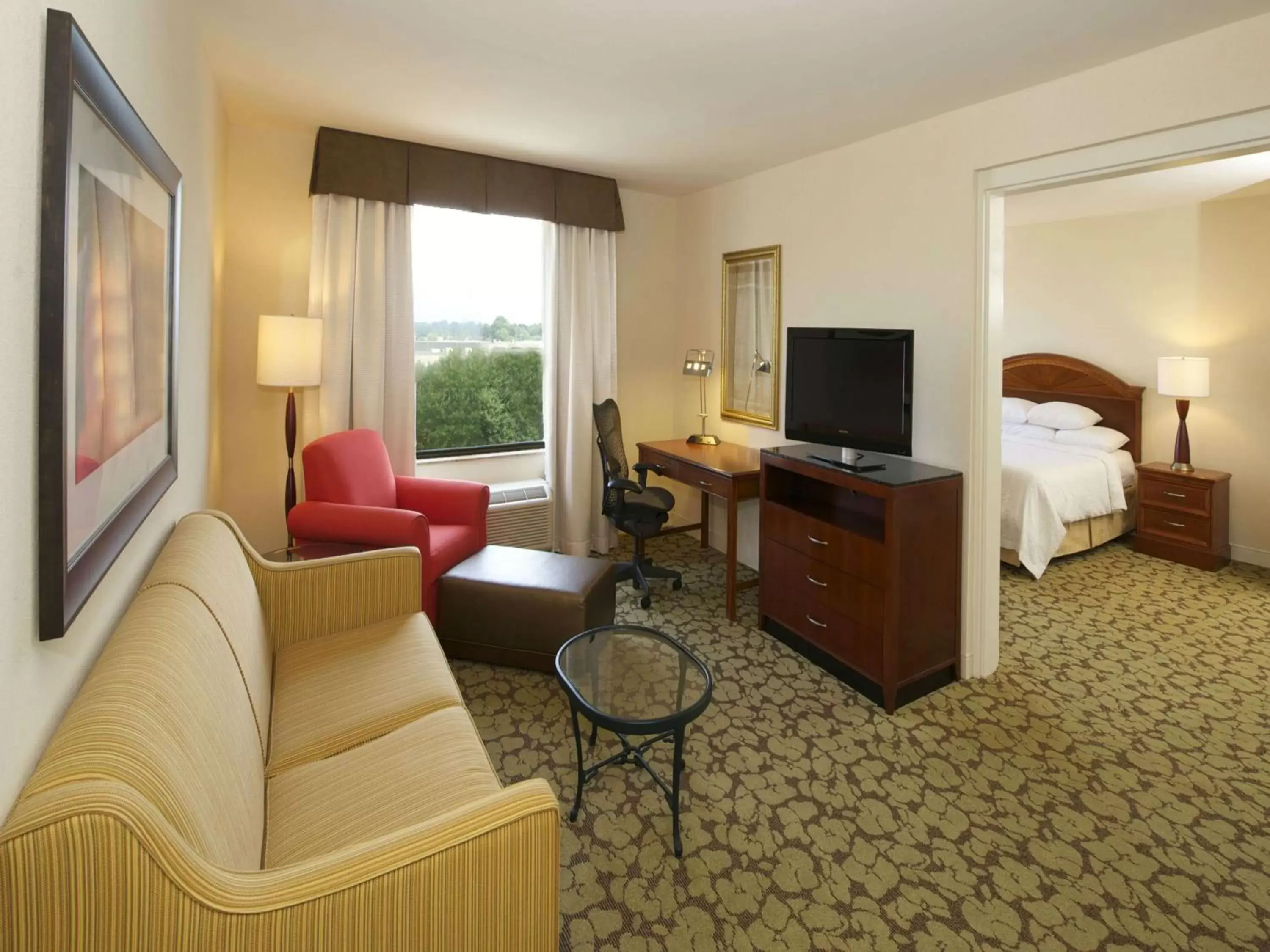 Bedroom, Seating Area in Hilton Garden Inn Virginia Beach Town Center