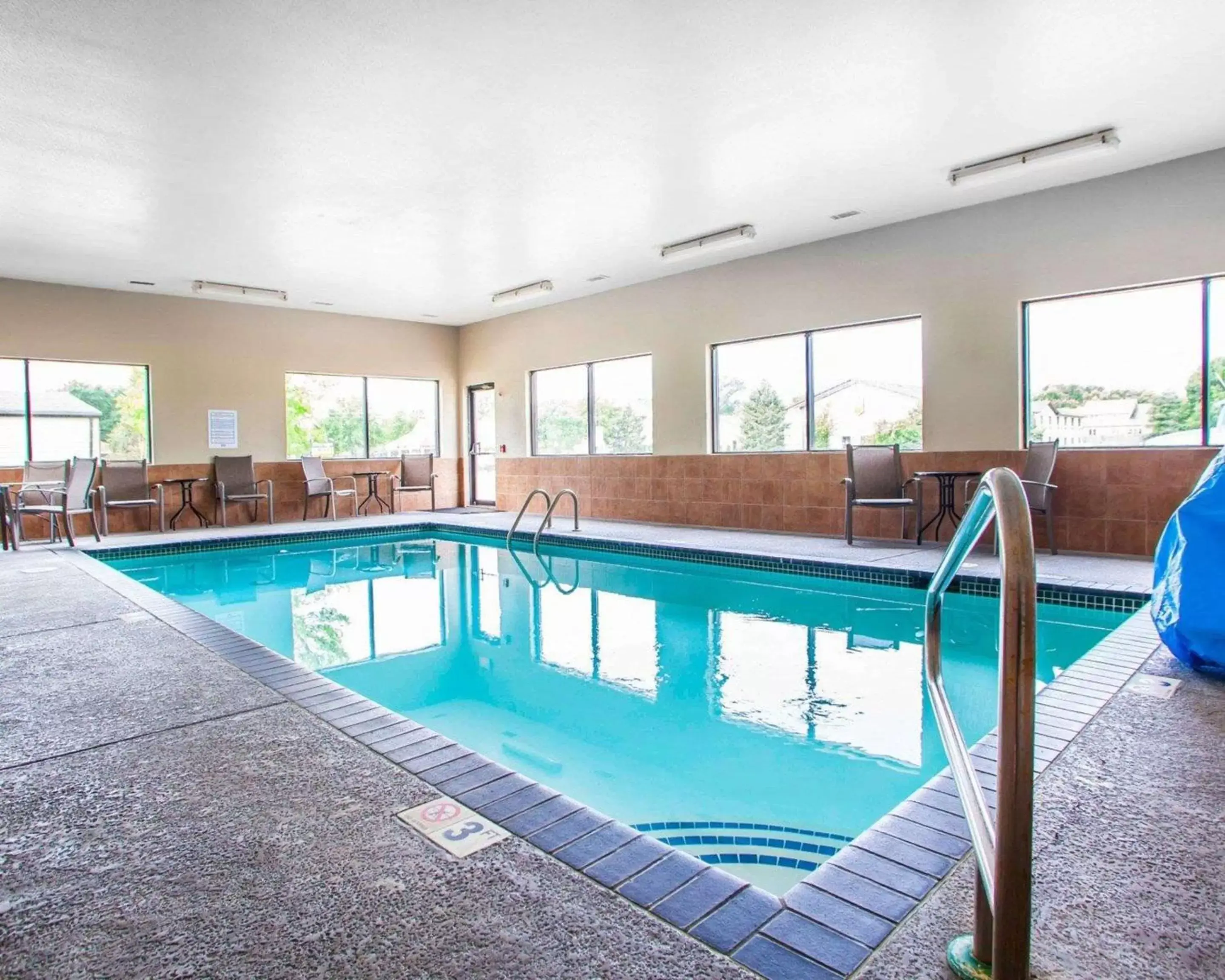 On site, Swimming Pool in Quality Inn & Suites Ankeny-Des Moines