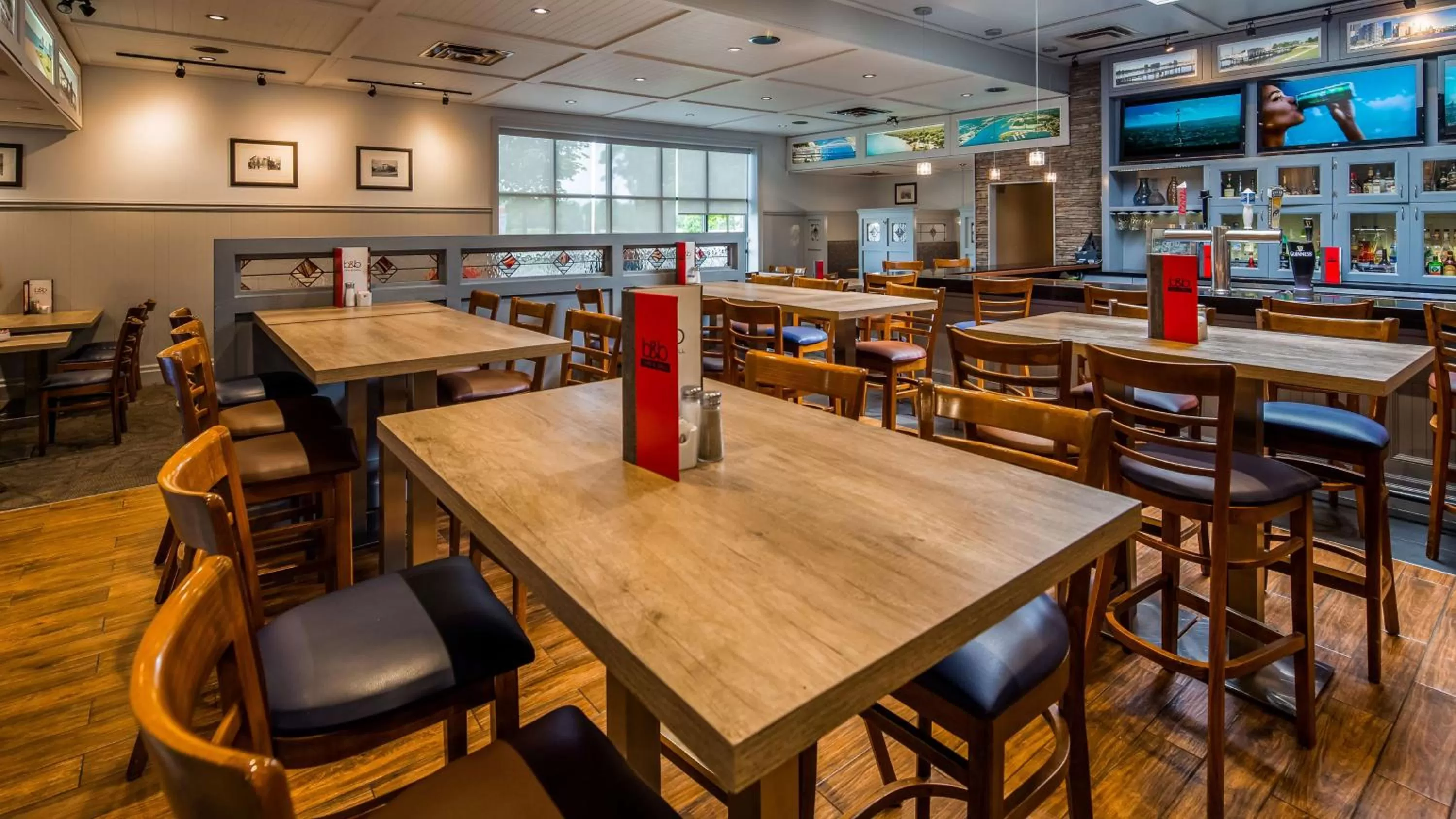 Restaurant/places to eat in Best Western Plus Guildwood Inn