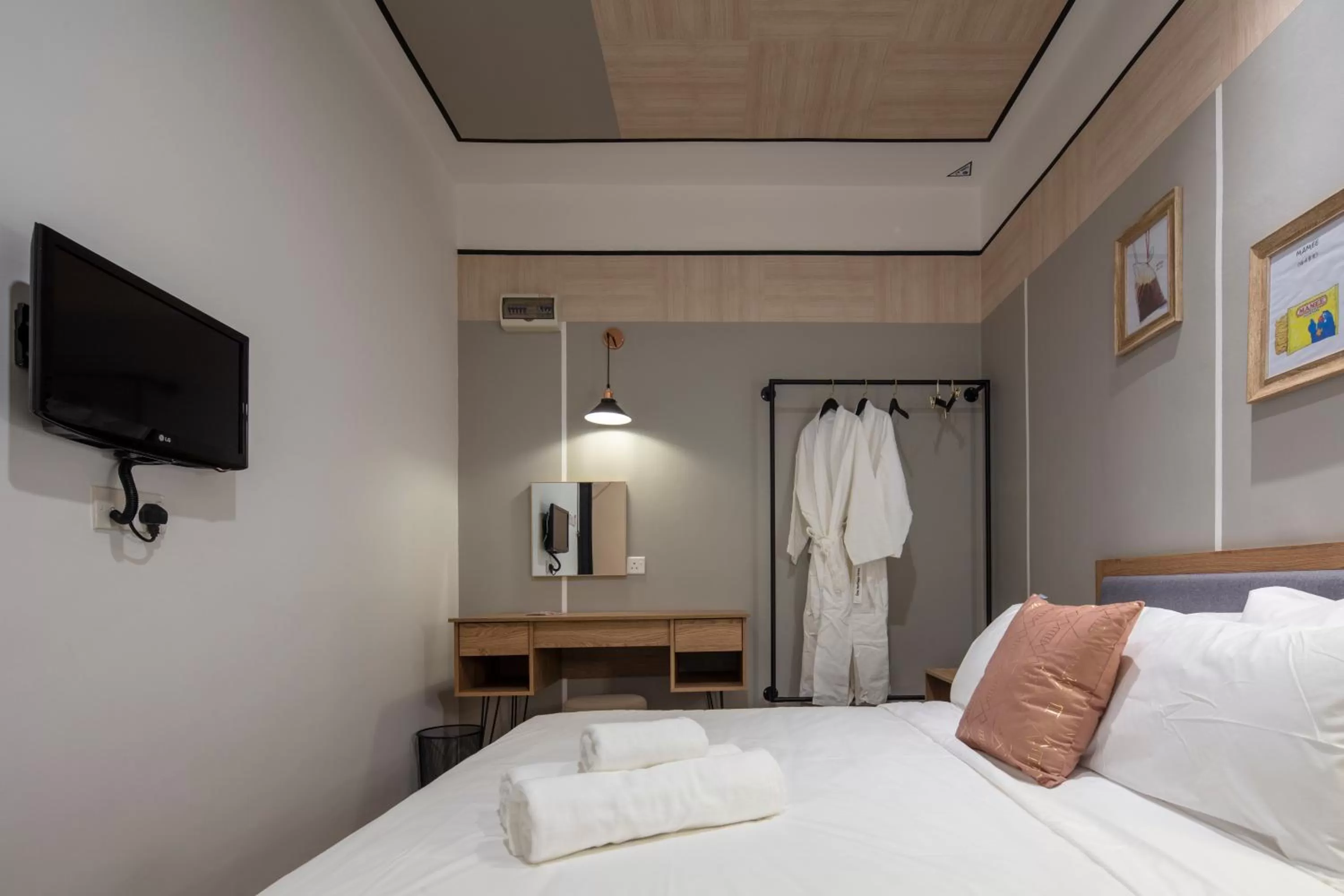 Bedroom, Bed in One Heritage Hotel