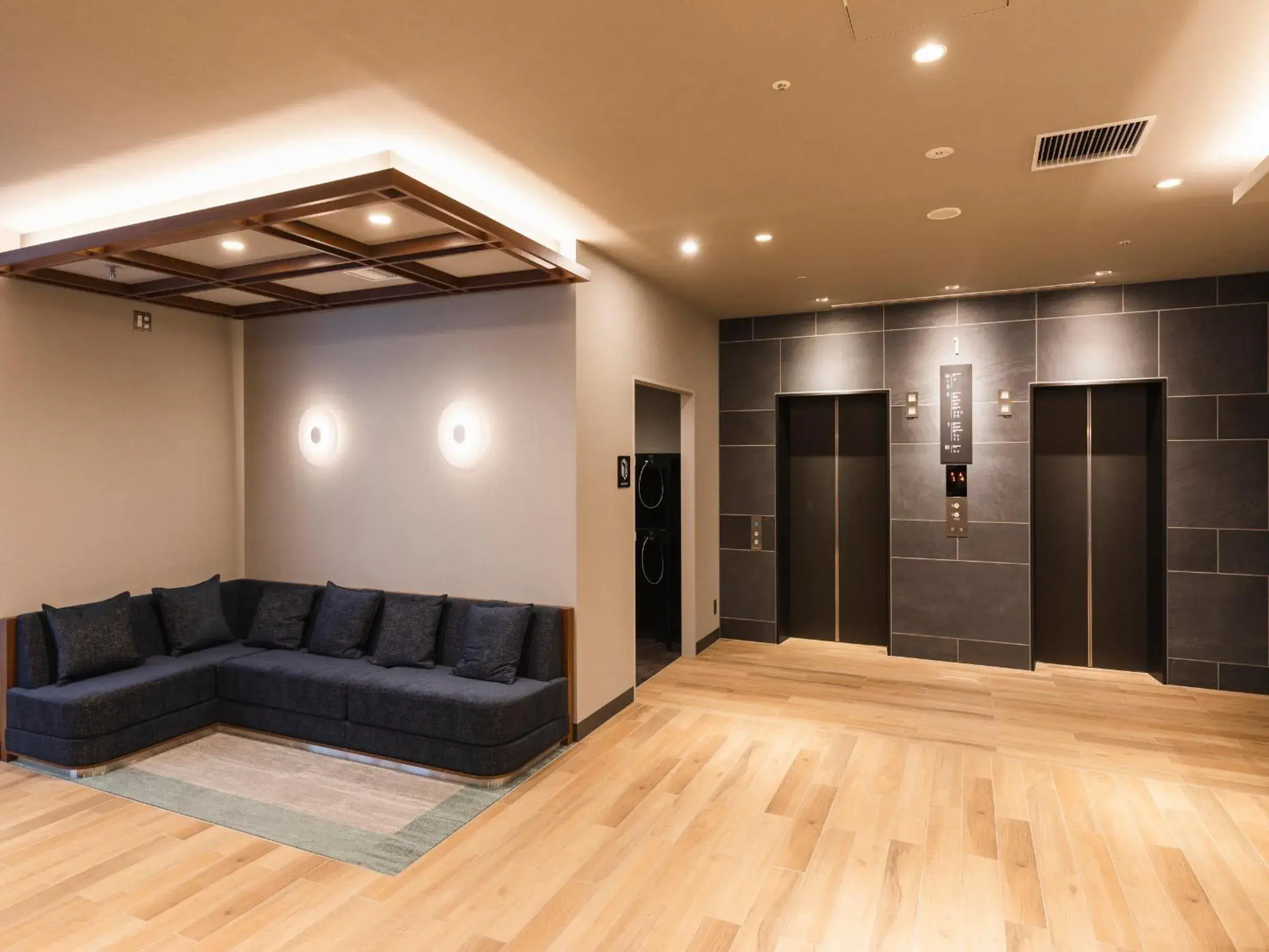 Lobby or reception in Sotetsu Fresa Inn Daimon Lobby or reception in Sotetsu Fresa Inn Daimon