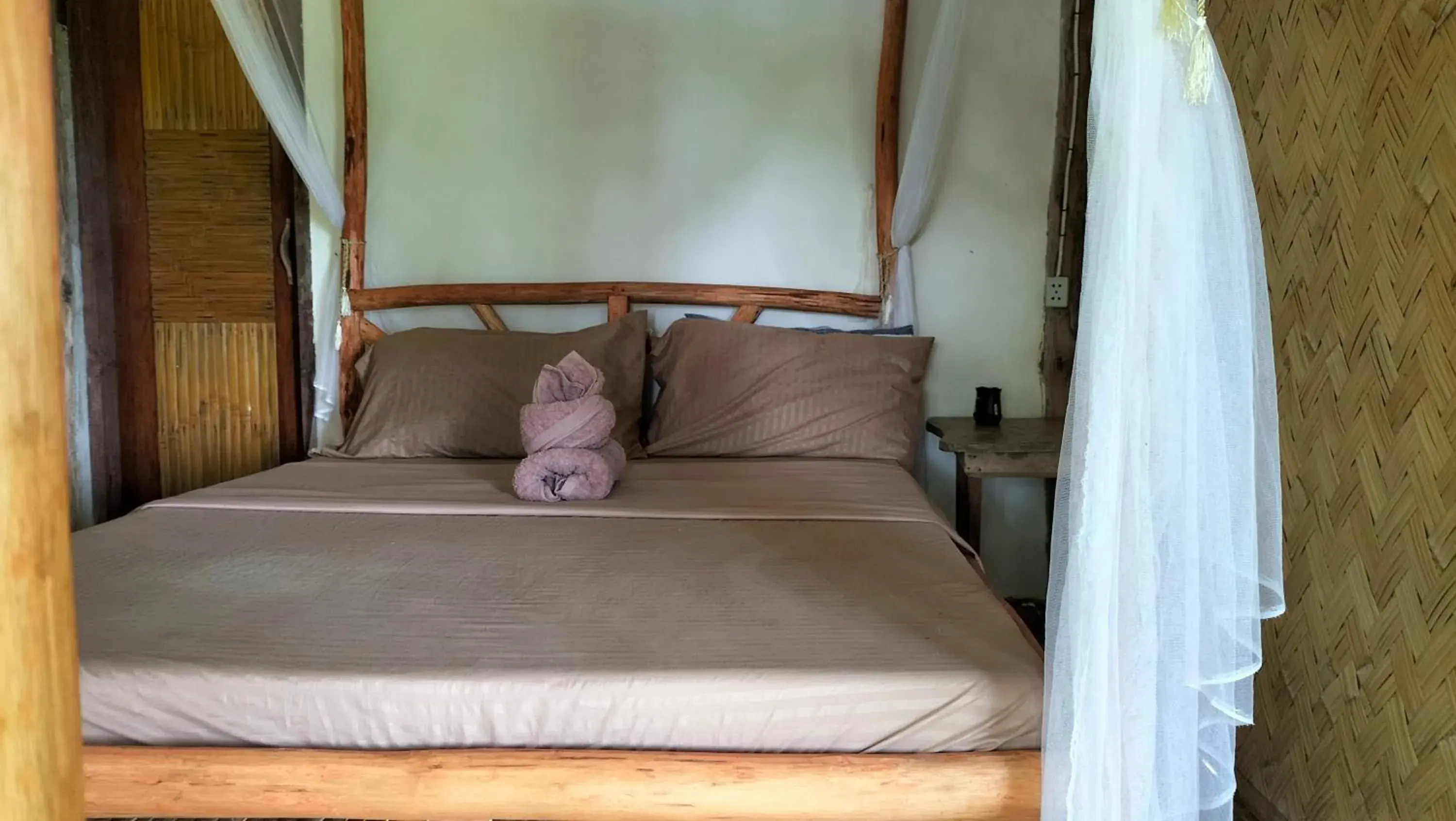 Bedroom, Bed in Erlittop Garden Eco Lodge