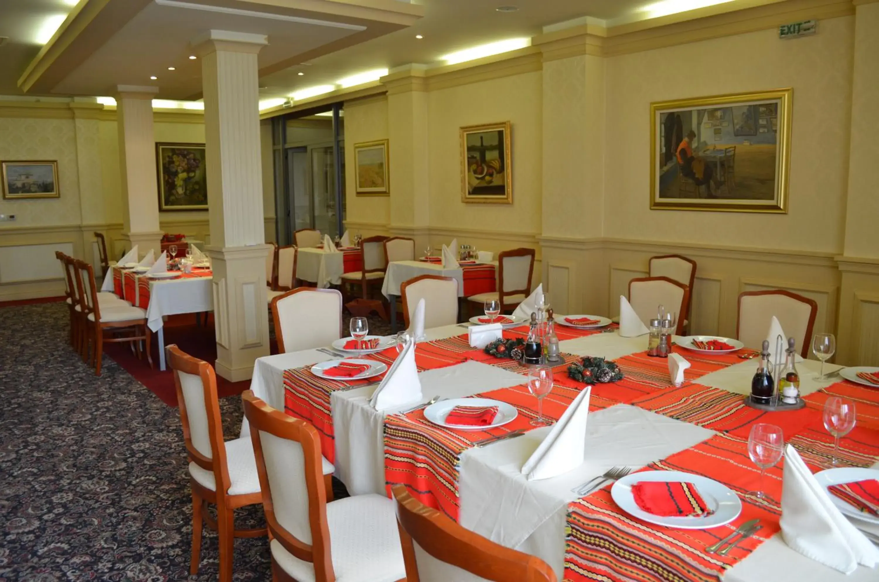 Restaurant/places to eat in Hotel Bankya Palace Restaurant/places to eat in Hotel Bankya Palace