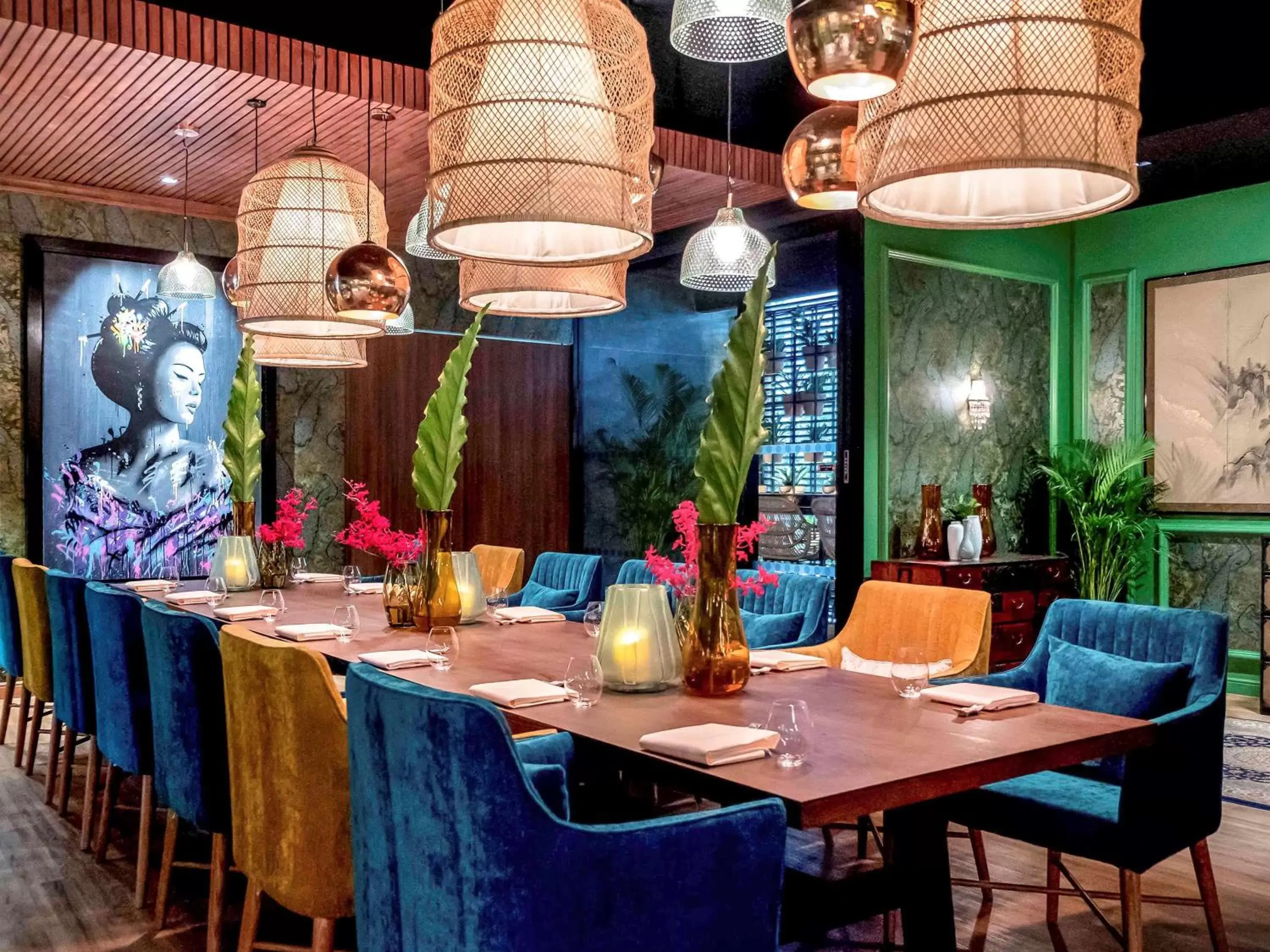 Restaurant/Places to Eat in Pullman Bangkok King Power