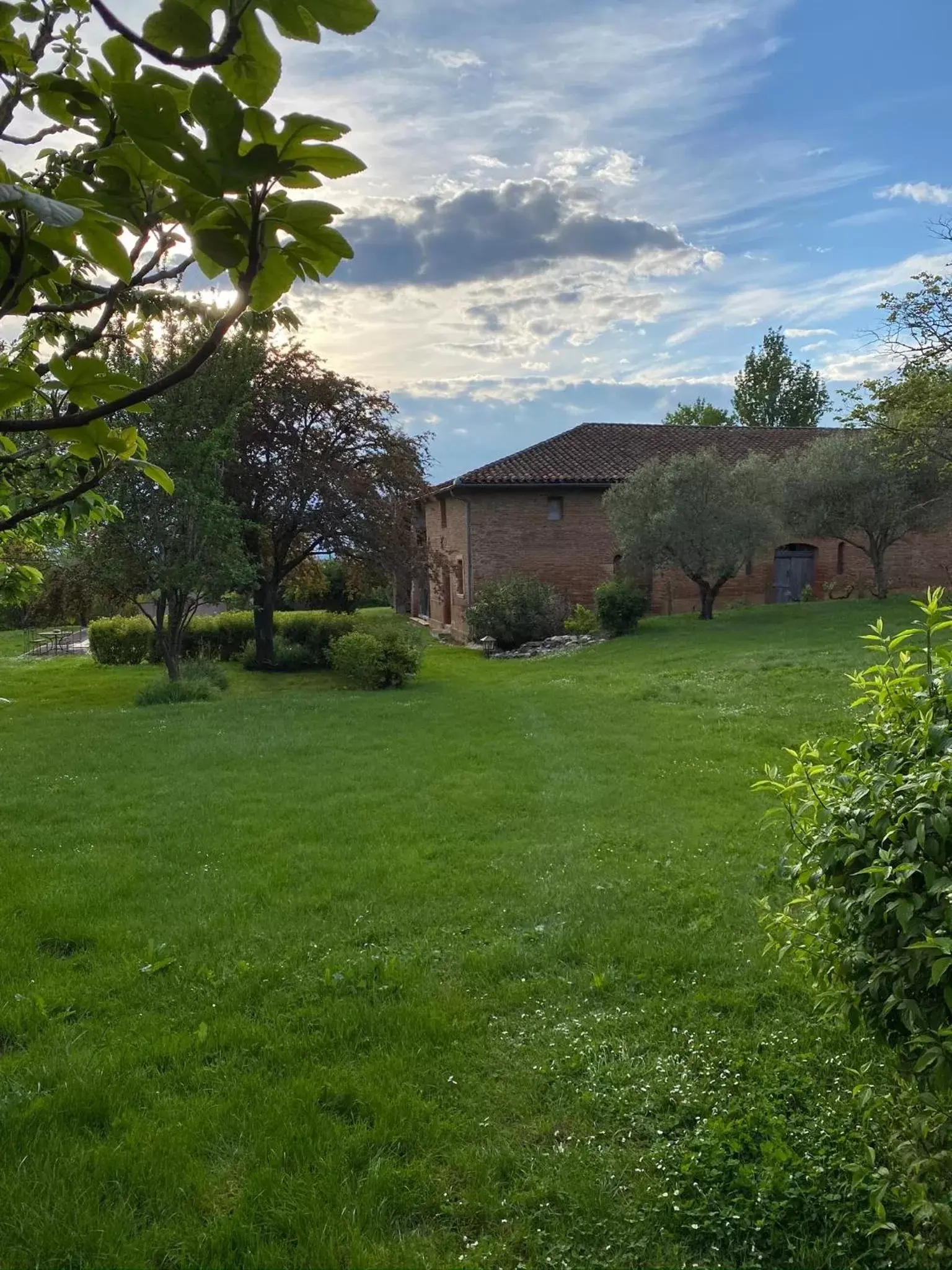 Garden, Property Building in Manoir du Bouyssou