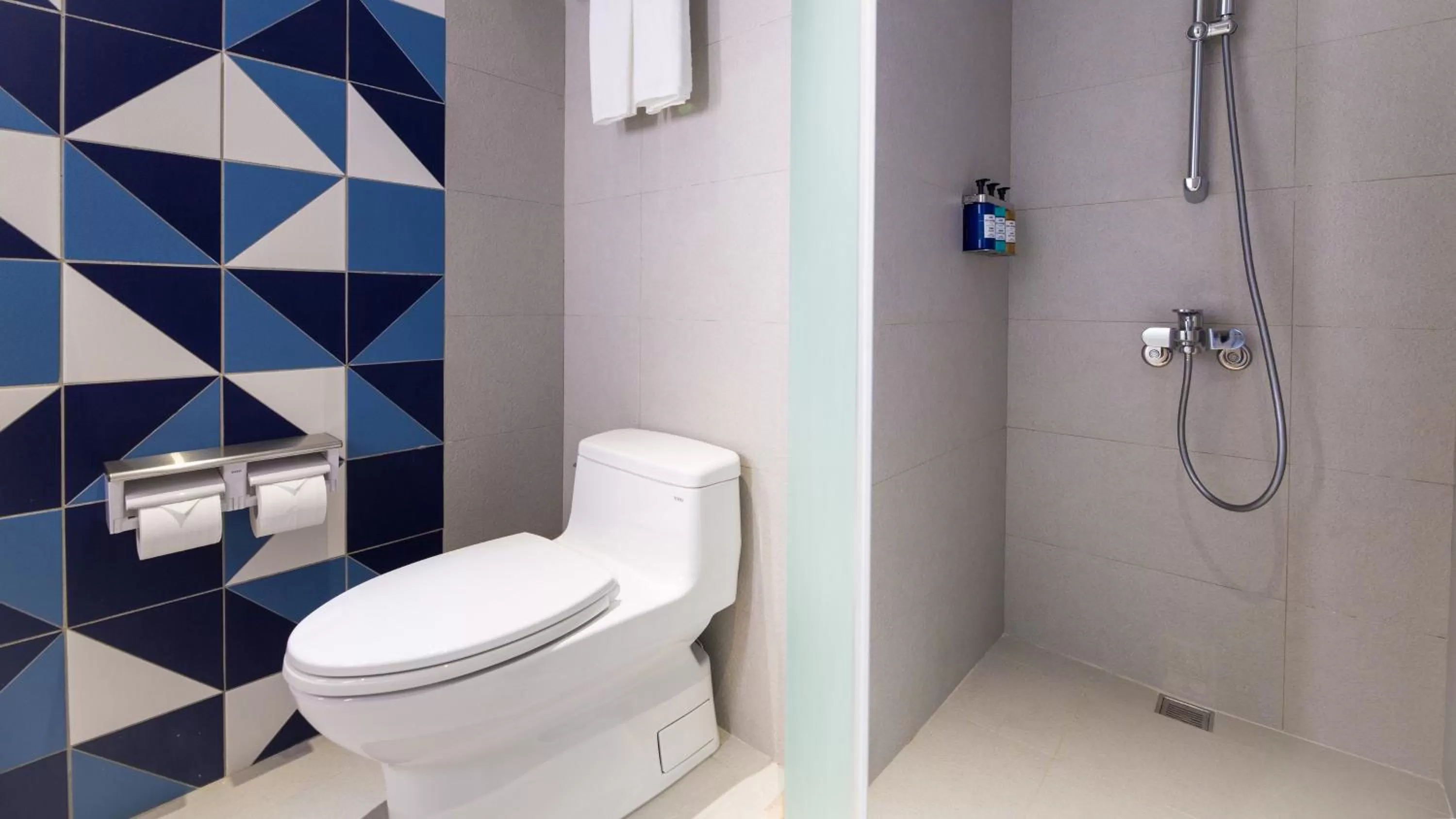 Bathroom in Holiday Inn Express Taichung Fengchia by IHG