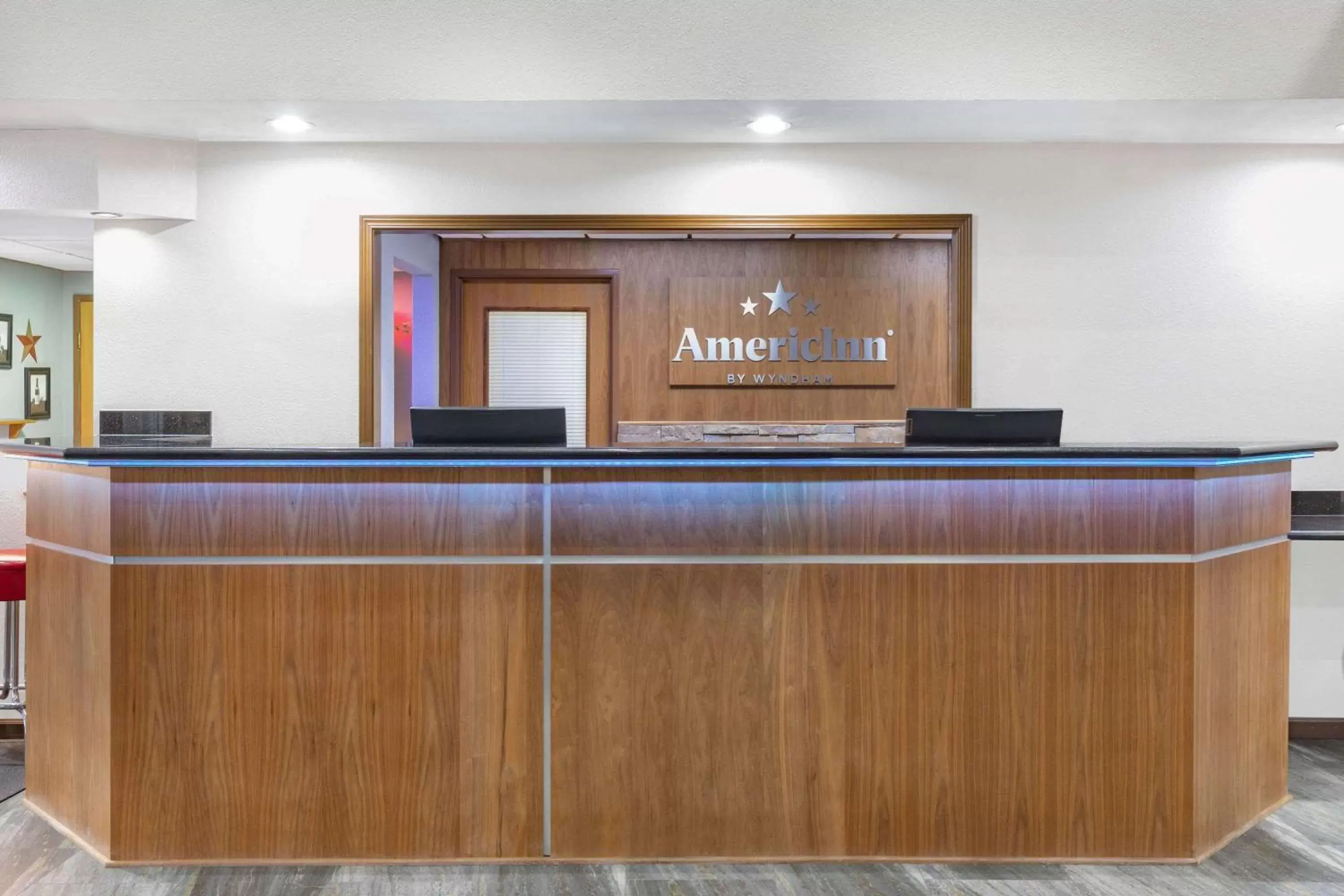 Lobby or reception, Lobby/Reception in AmericInn by Wyndham Pella