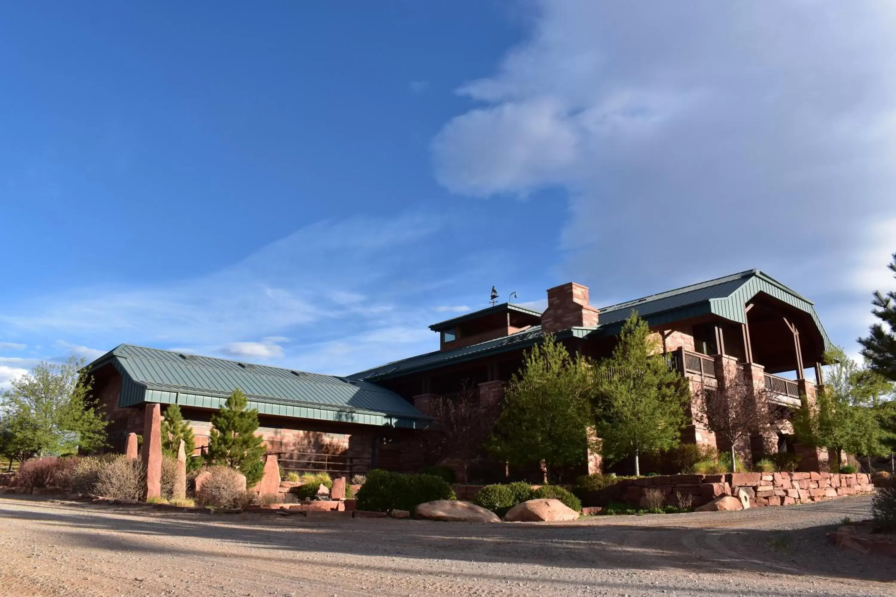 Property Building in Cougar Ridge