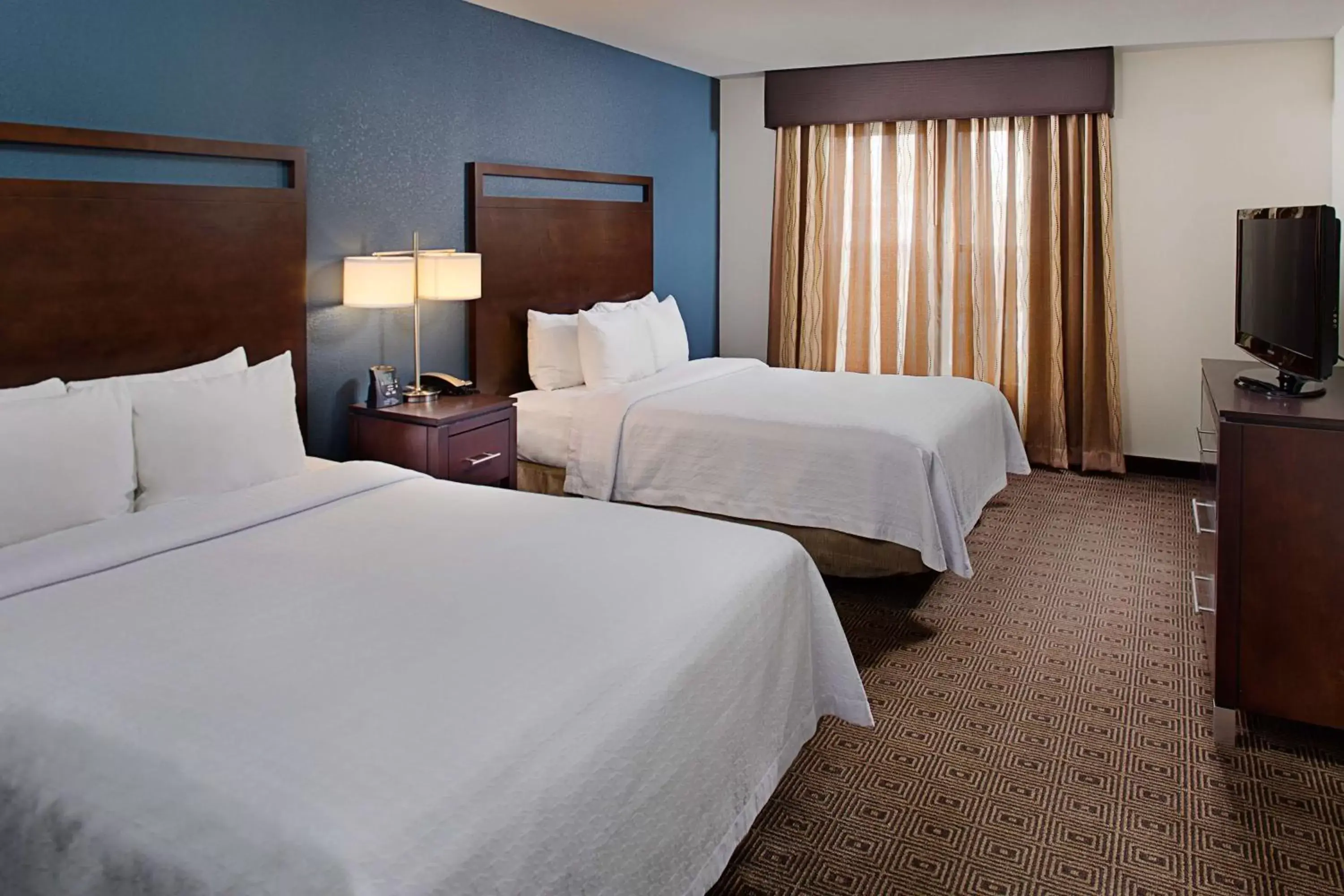 Bed in Homewood Suites by Hilton Manchester/Airport