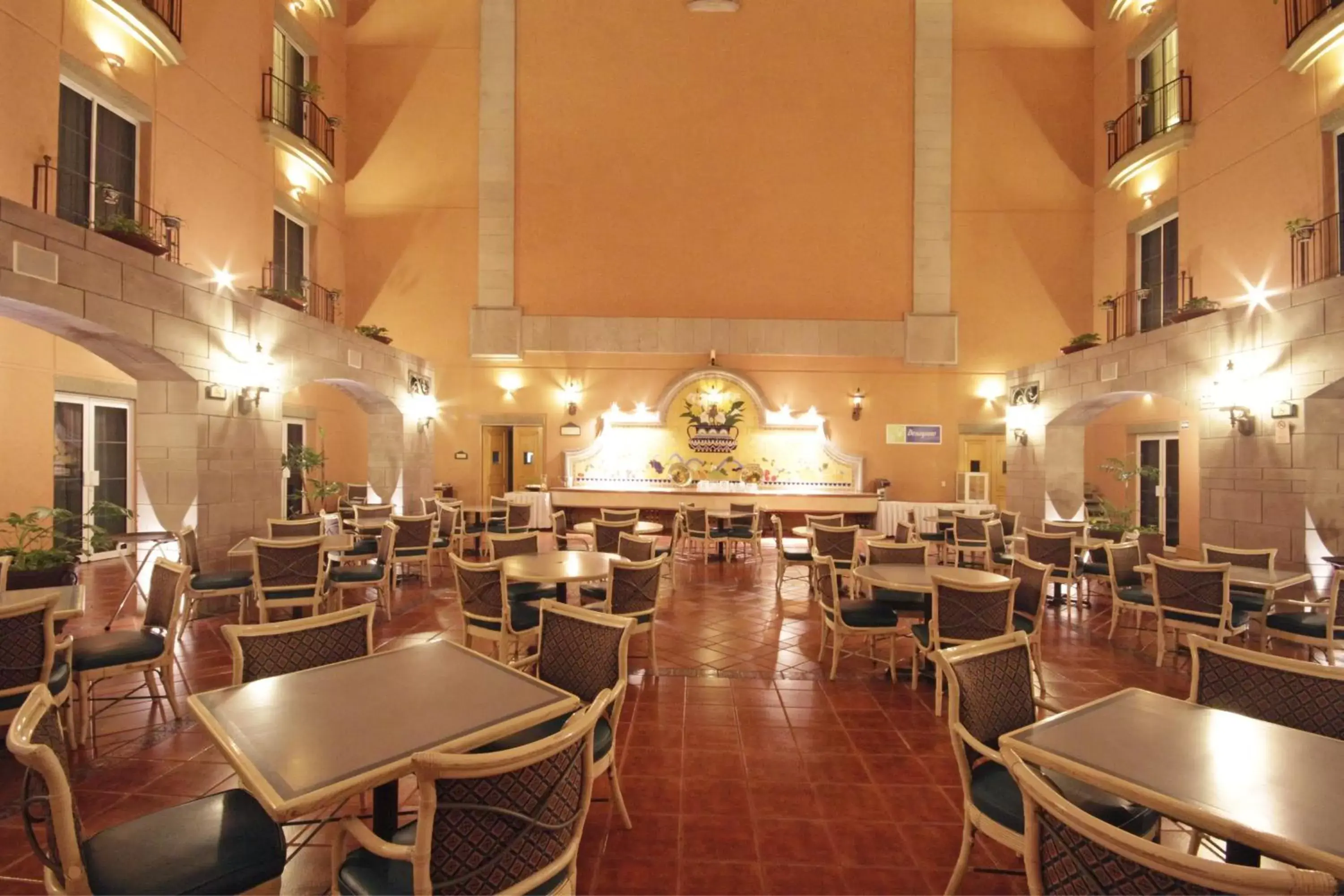 Restaurant/Places to Eat in Holiday Inn Express Silao-Aeropuerto Bajio, an IHG Hotel