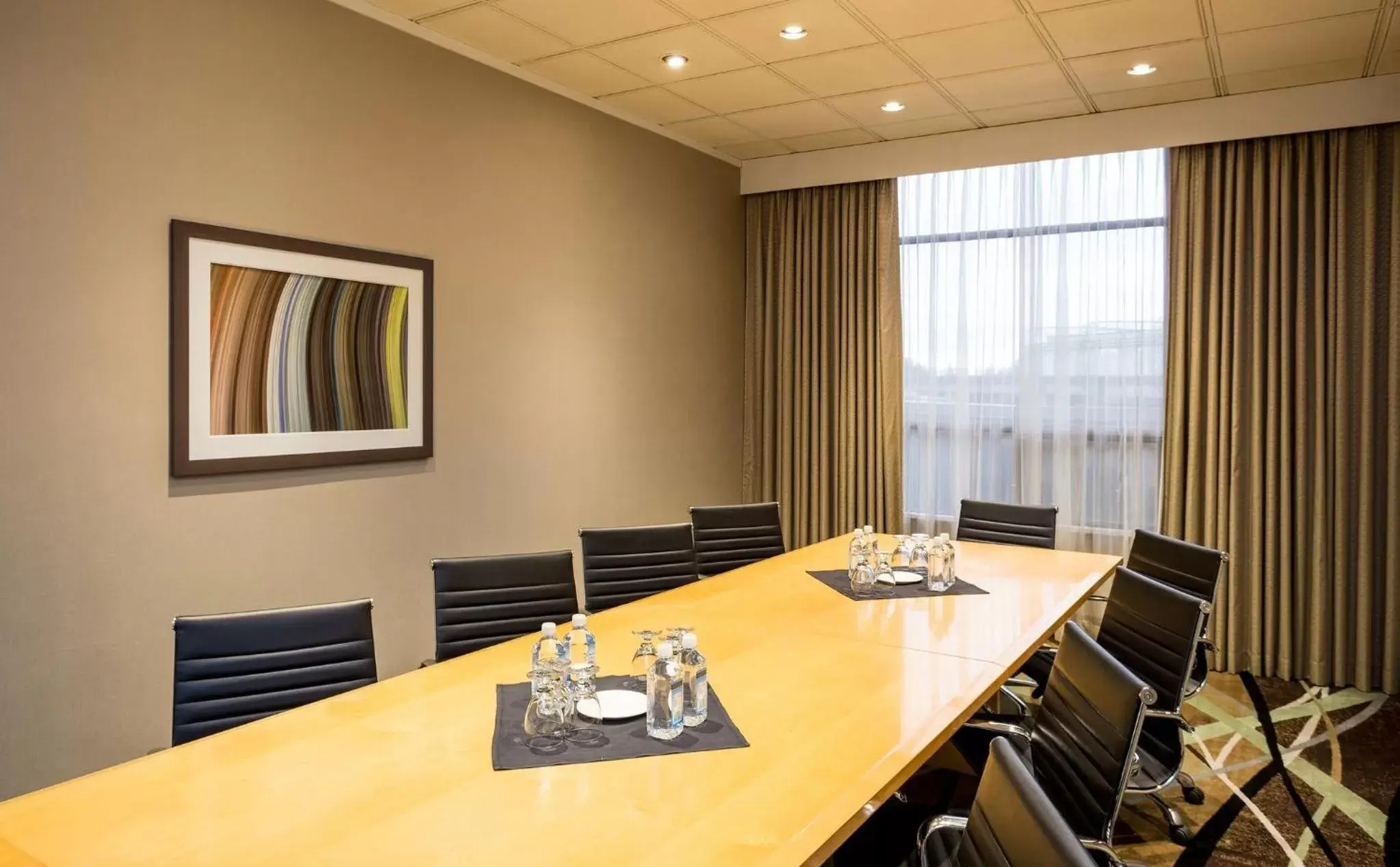 Meeting/conference room in Holiday Inn Express Vancouver-Metrotown (Burnaby)