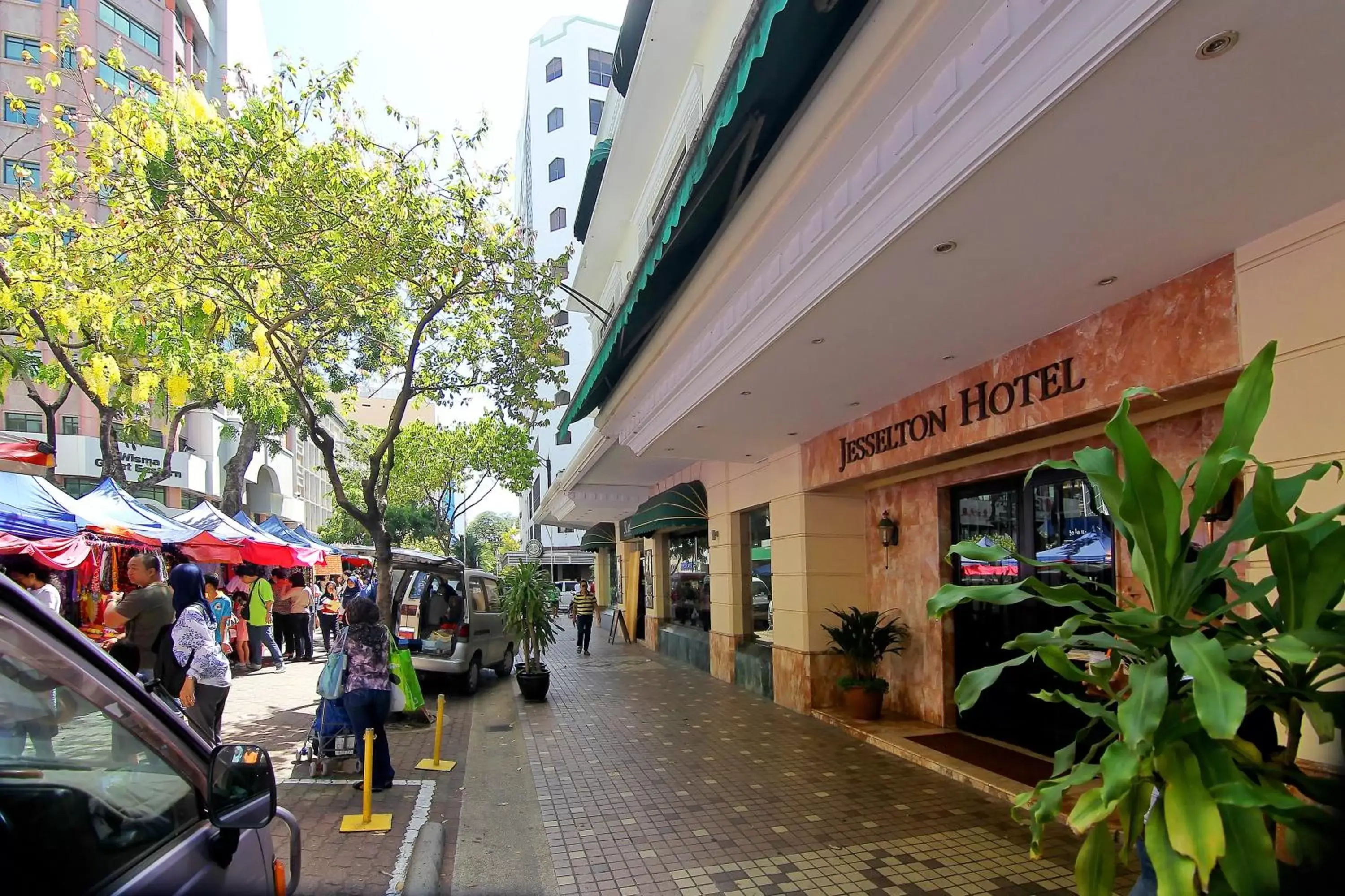 Day, Facade/Entrance in The Jesselton Hotel