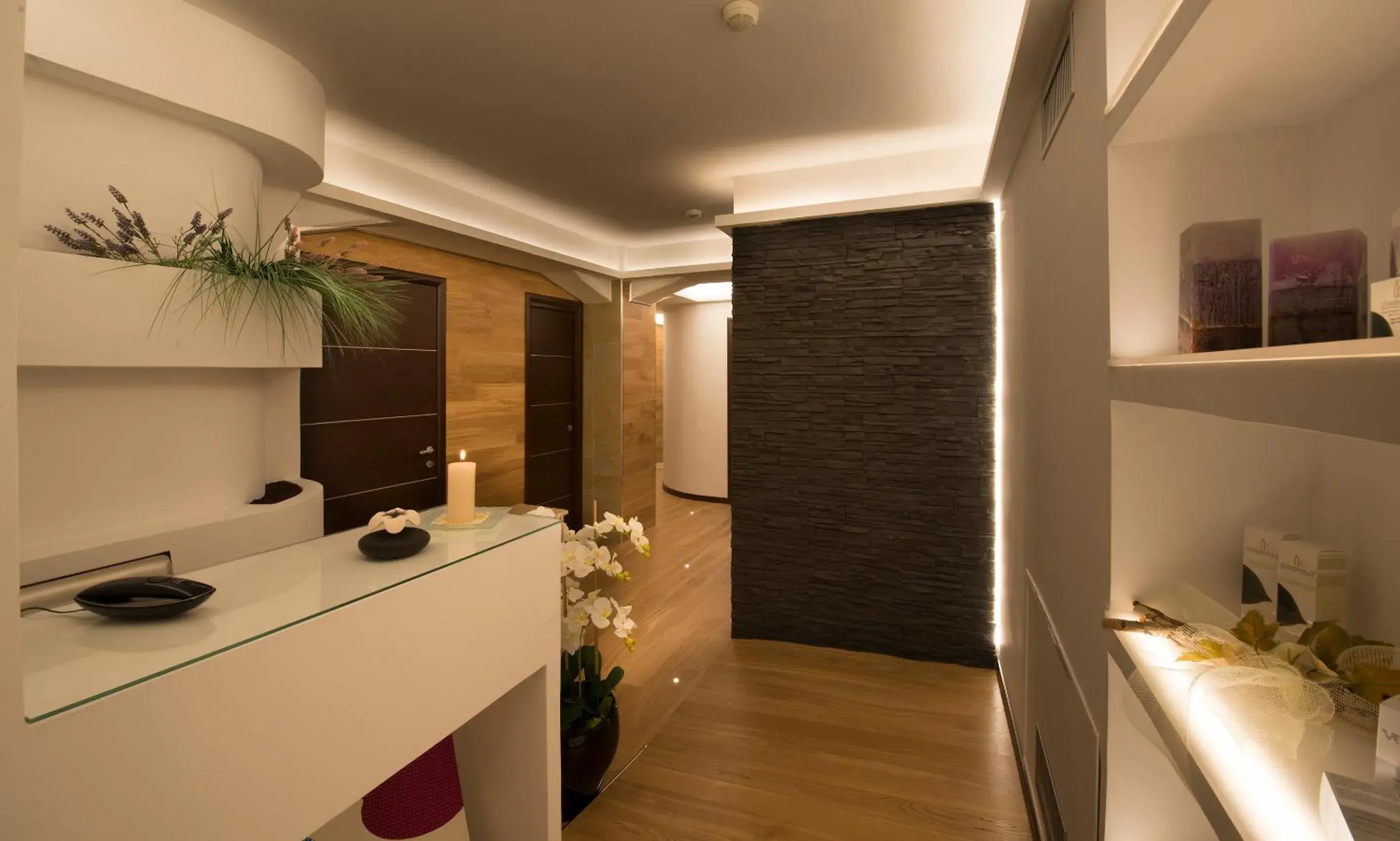 Decorative detail, Bathroom in Hotel Guglielmo