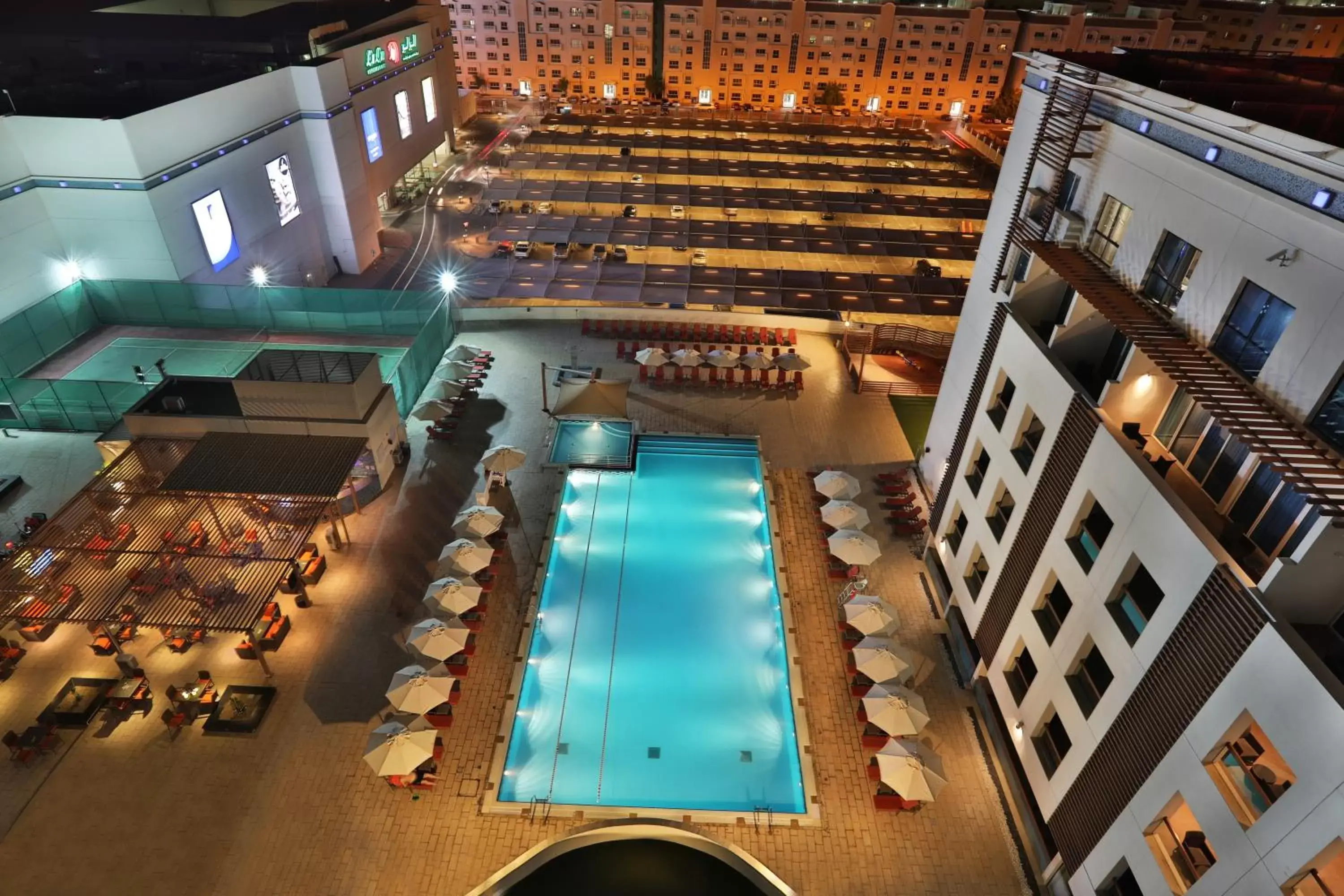 Restaurant/places to eat, Pool View in Hili Rayhaan by Rotana