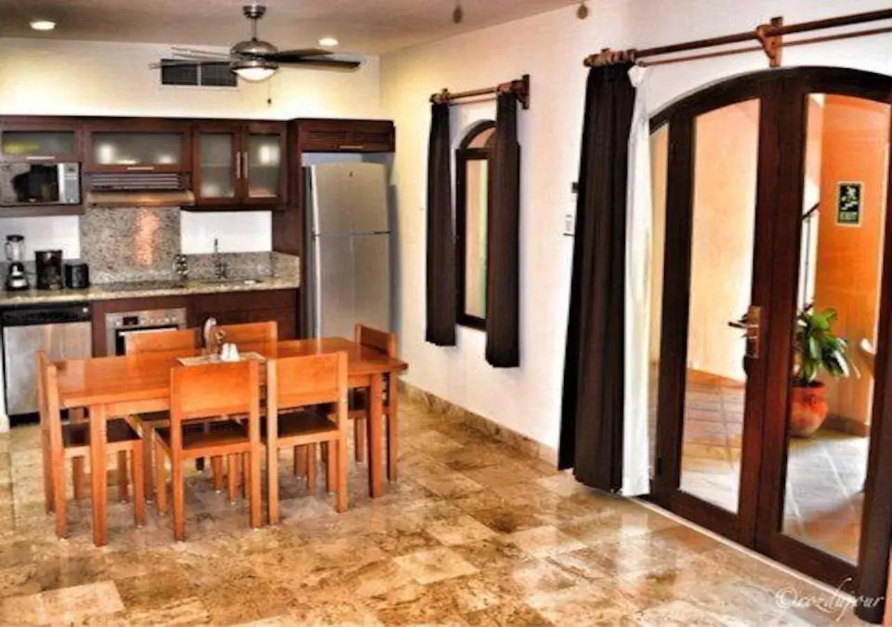 Dining Area in Acanto Hotel Playa del Carmen, Trademark Collection by Wyndham