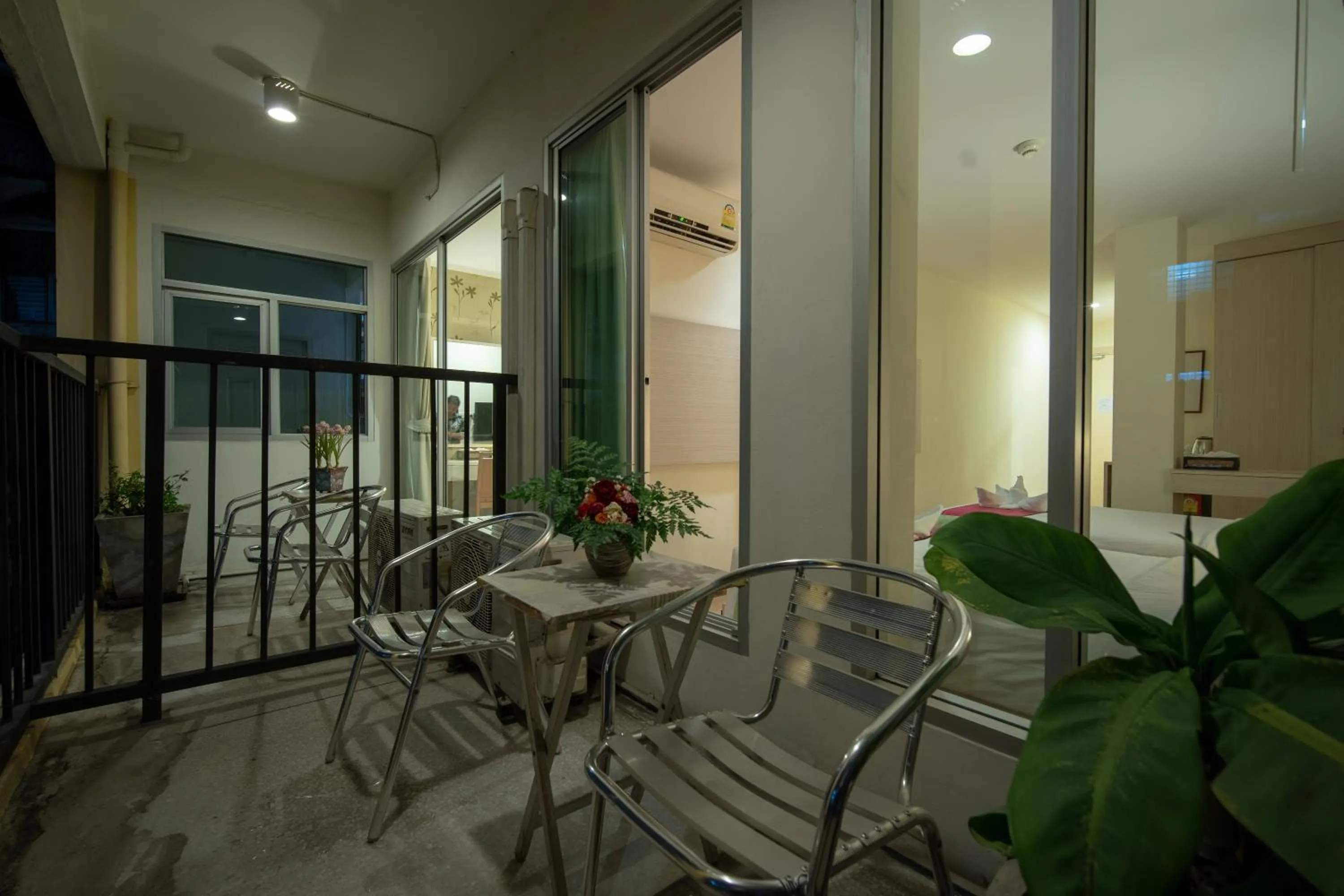 Deluxe Twin With Balcony- Building 2 in Villa Cha-Cha Khaosan Rambuttri