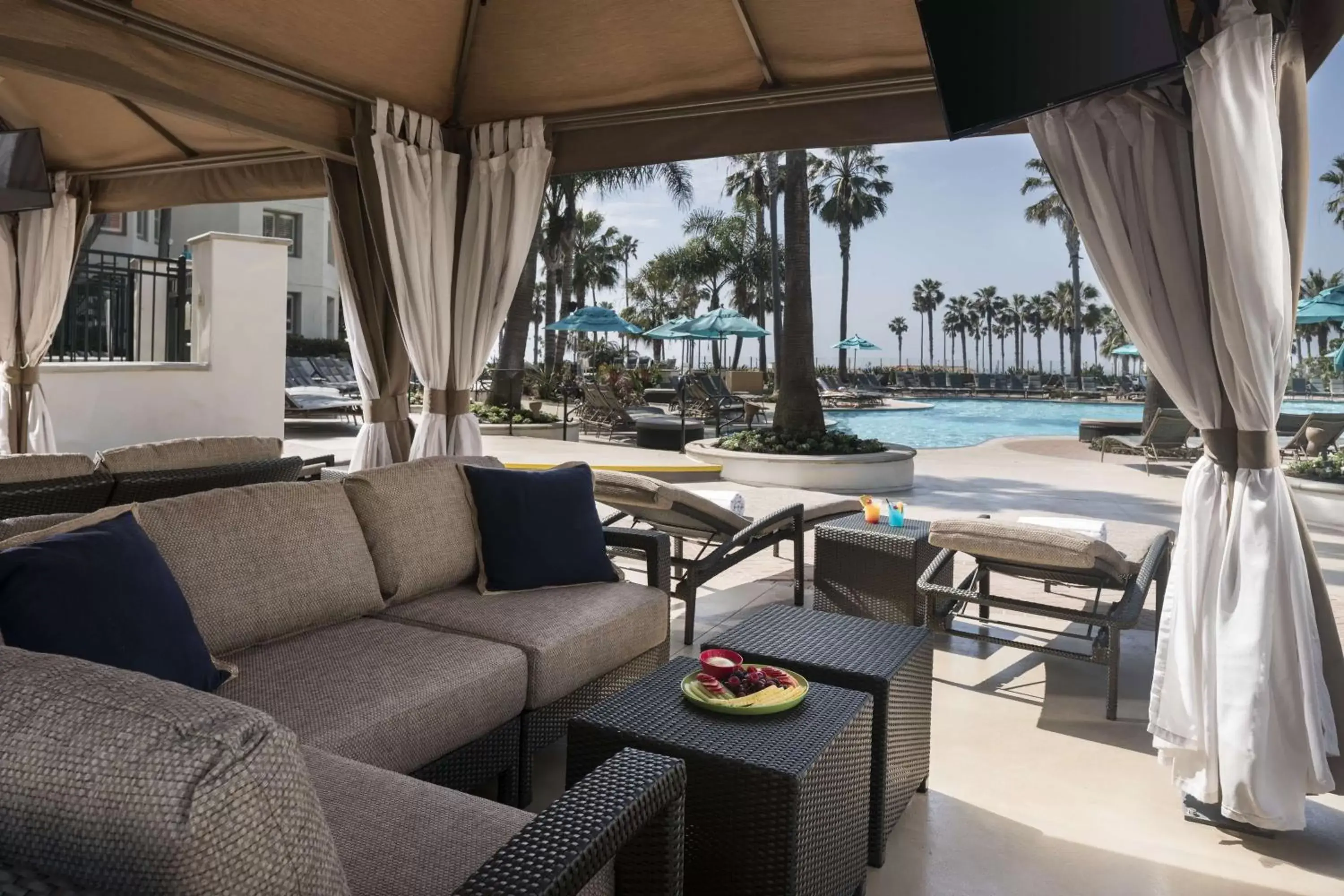 Swimming pool in Hyatt Regency Huntington Beach Resort and Spa