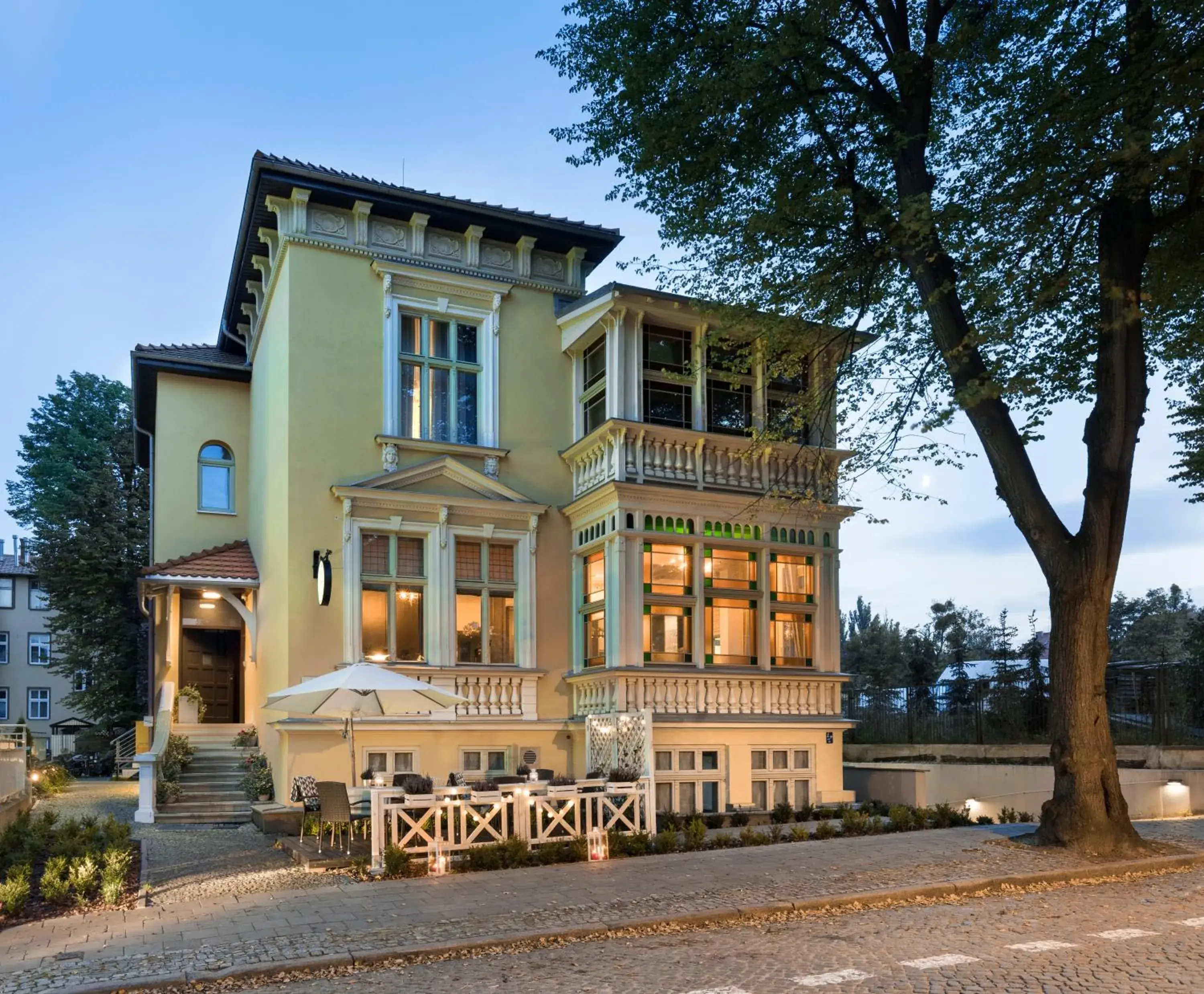 Facade/entrance, Property Building in Hotel Impresja