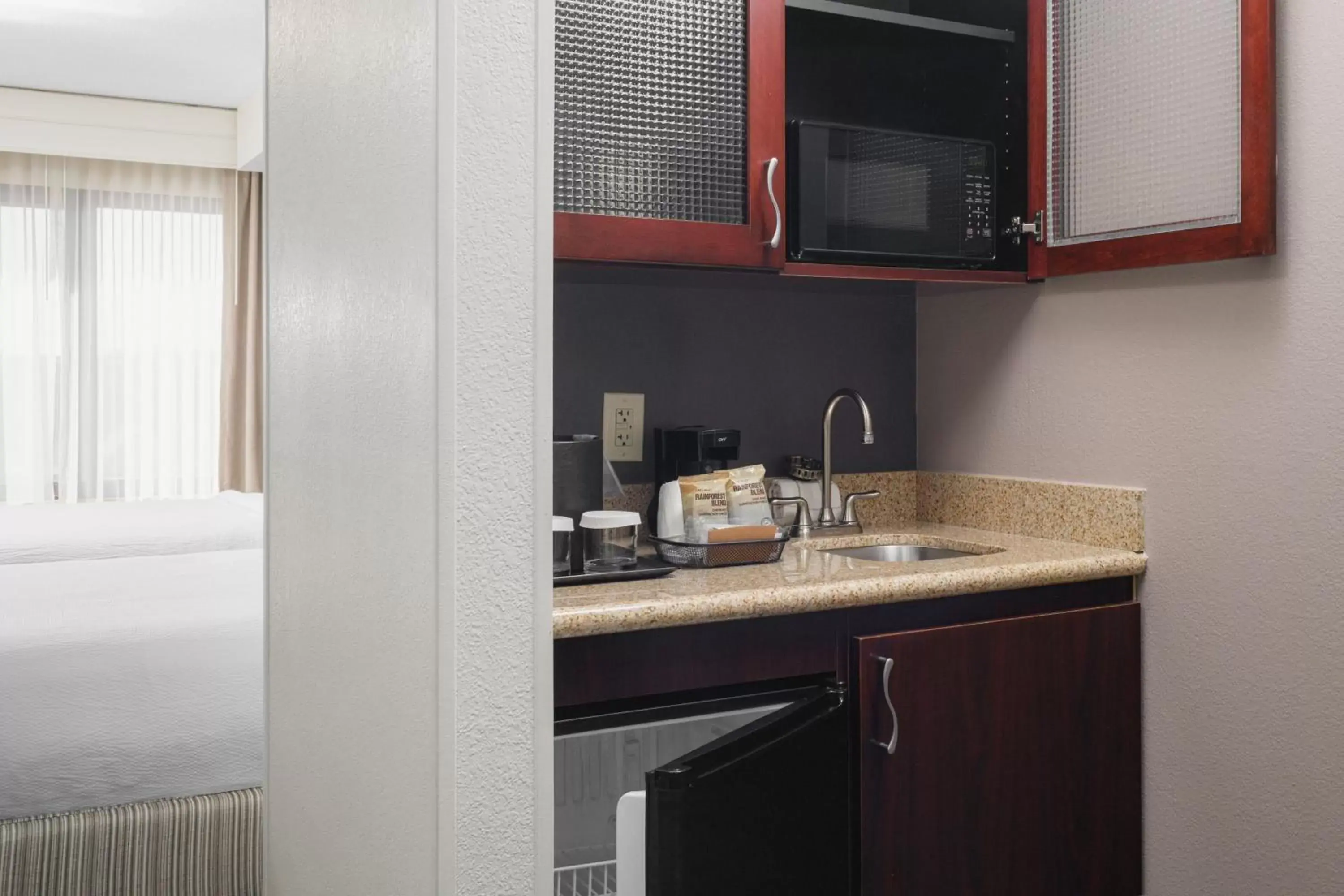 Kitchen or kitchenette, Kitchen/Kitchenette in SpringHill Suites Knoxville At Turkey Creek
