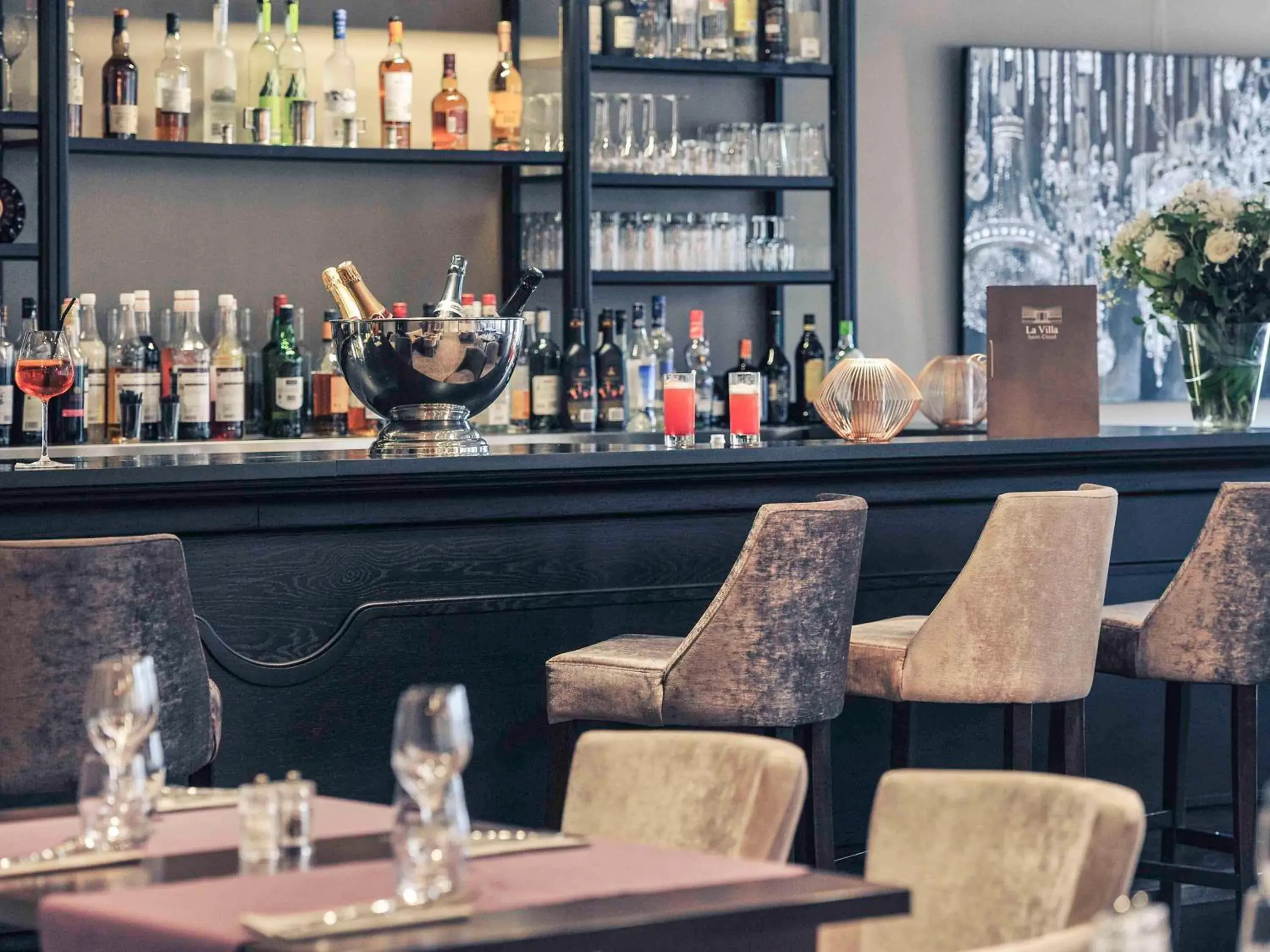 Restaurant/places to eat, Lounge/Bar in Mercure Paris Saint Cloud Hippodrome