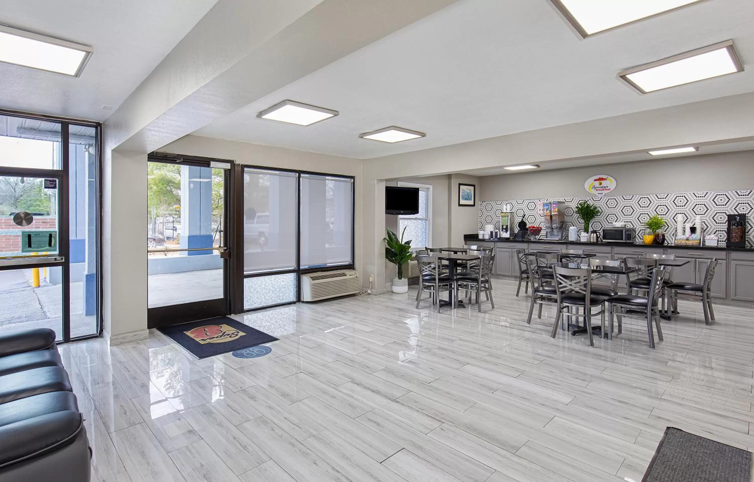 Lobby or reception in Super 8 by Wyndham Nashville West