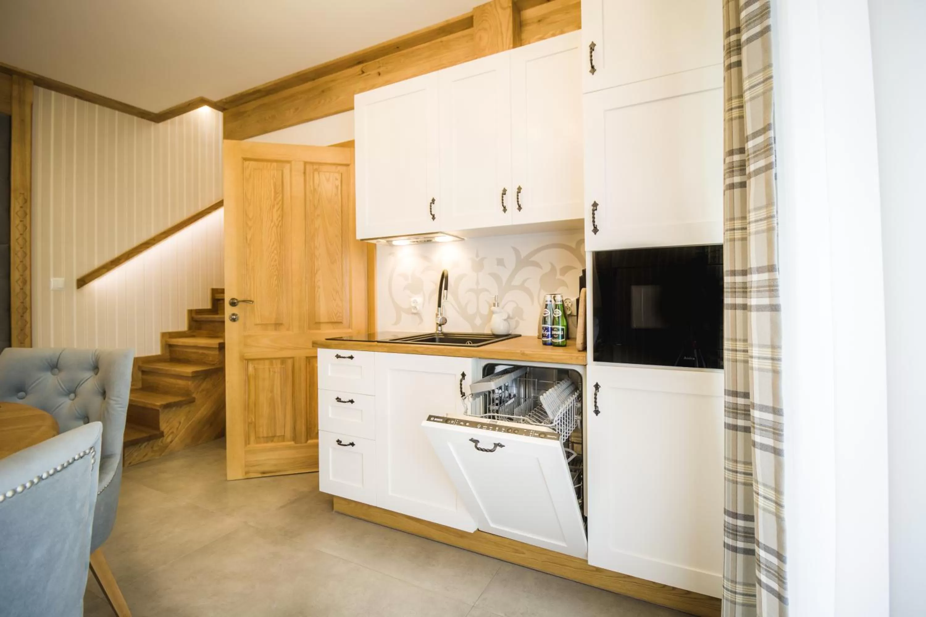 Kitchen or kitchenette, Kitchen/Kitchenette in Jagiellońska Residence