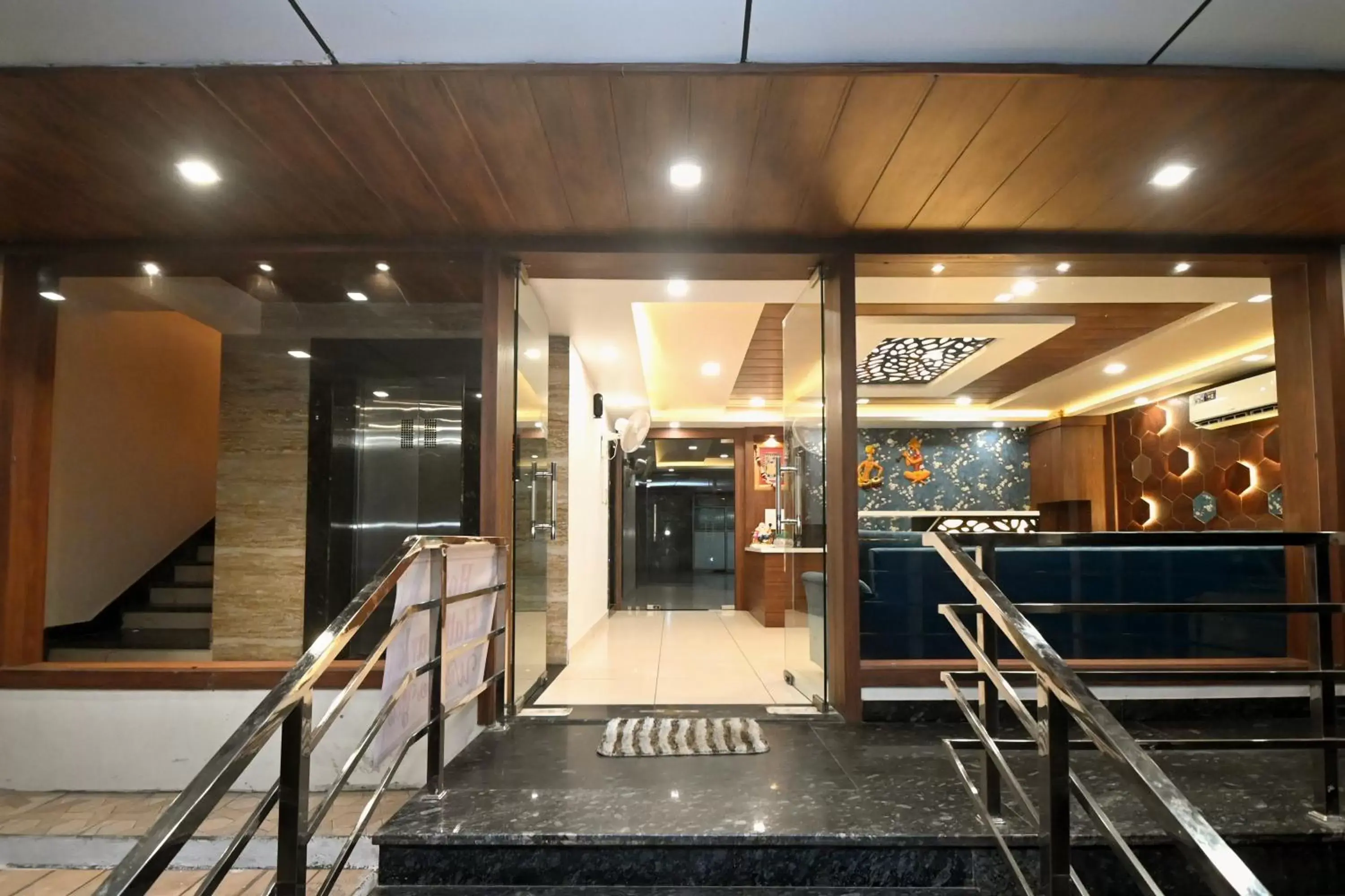 Property building in Hotel Hallmark By THC Group Property building in Hotel Hallmark By THC Group