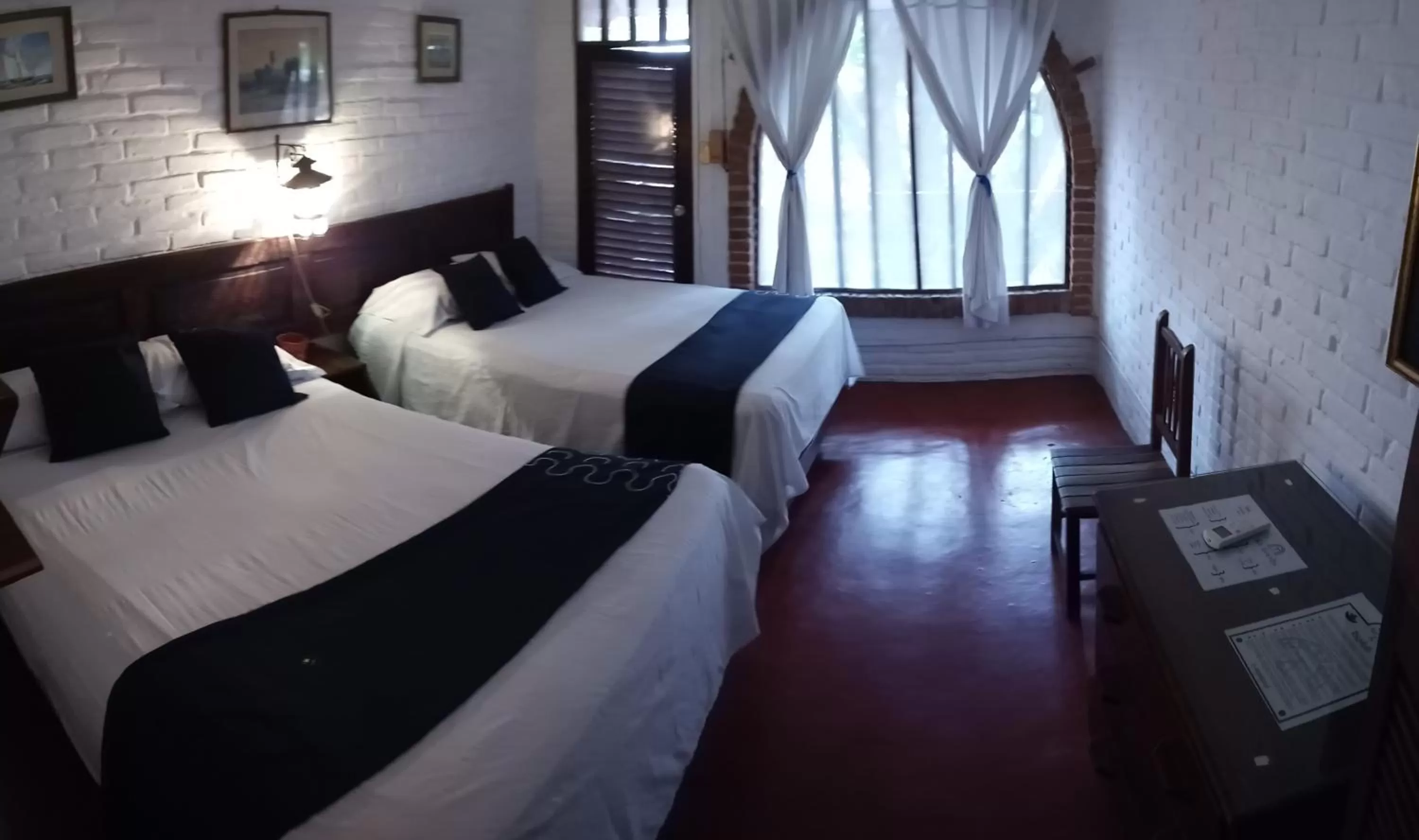 Bedroom, Bed in Hotel Mision, Acapulco centro