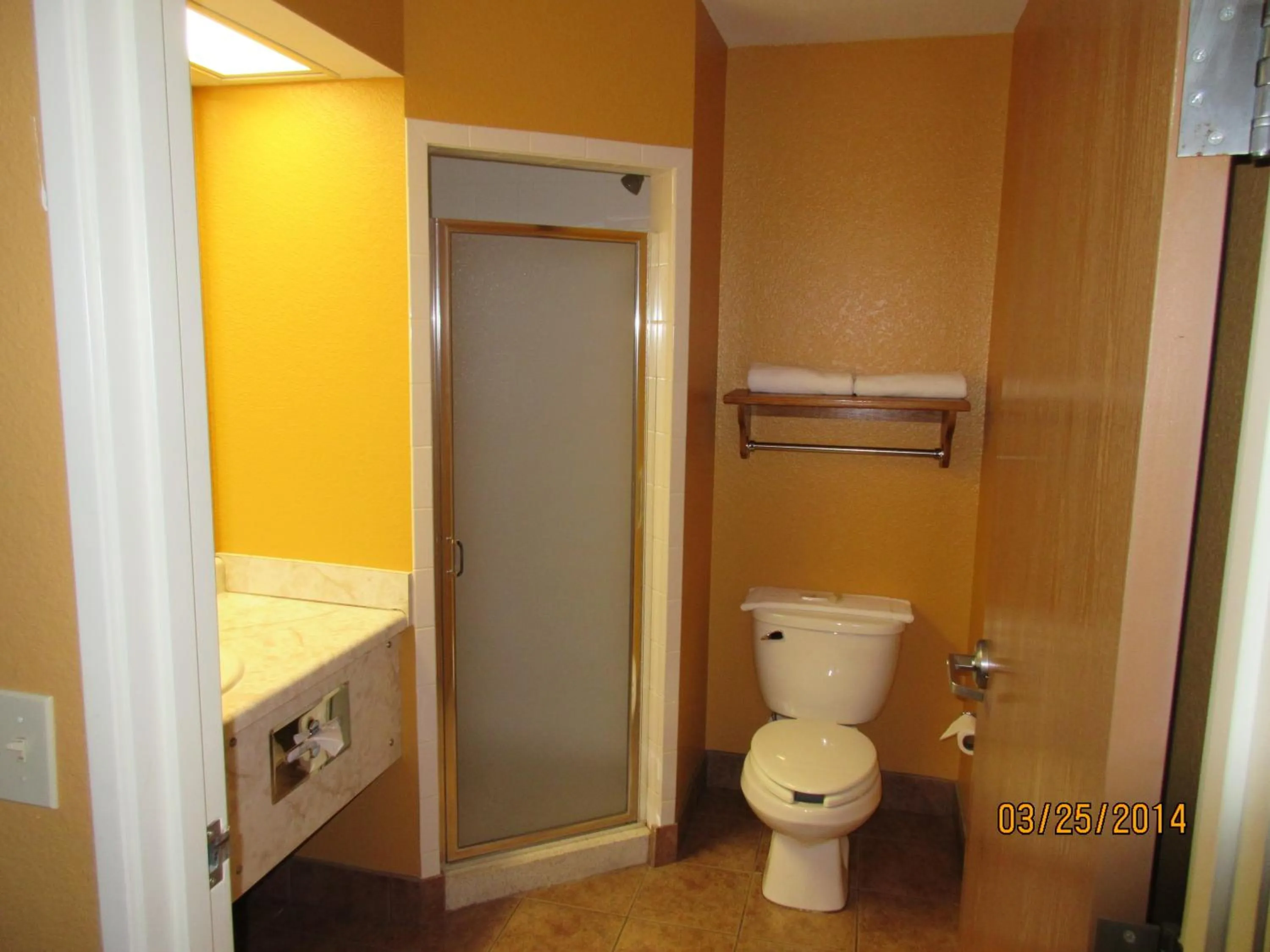 Bathroom in Parkfield Inn - Warsaw