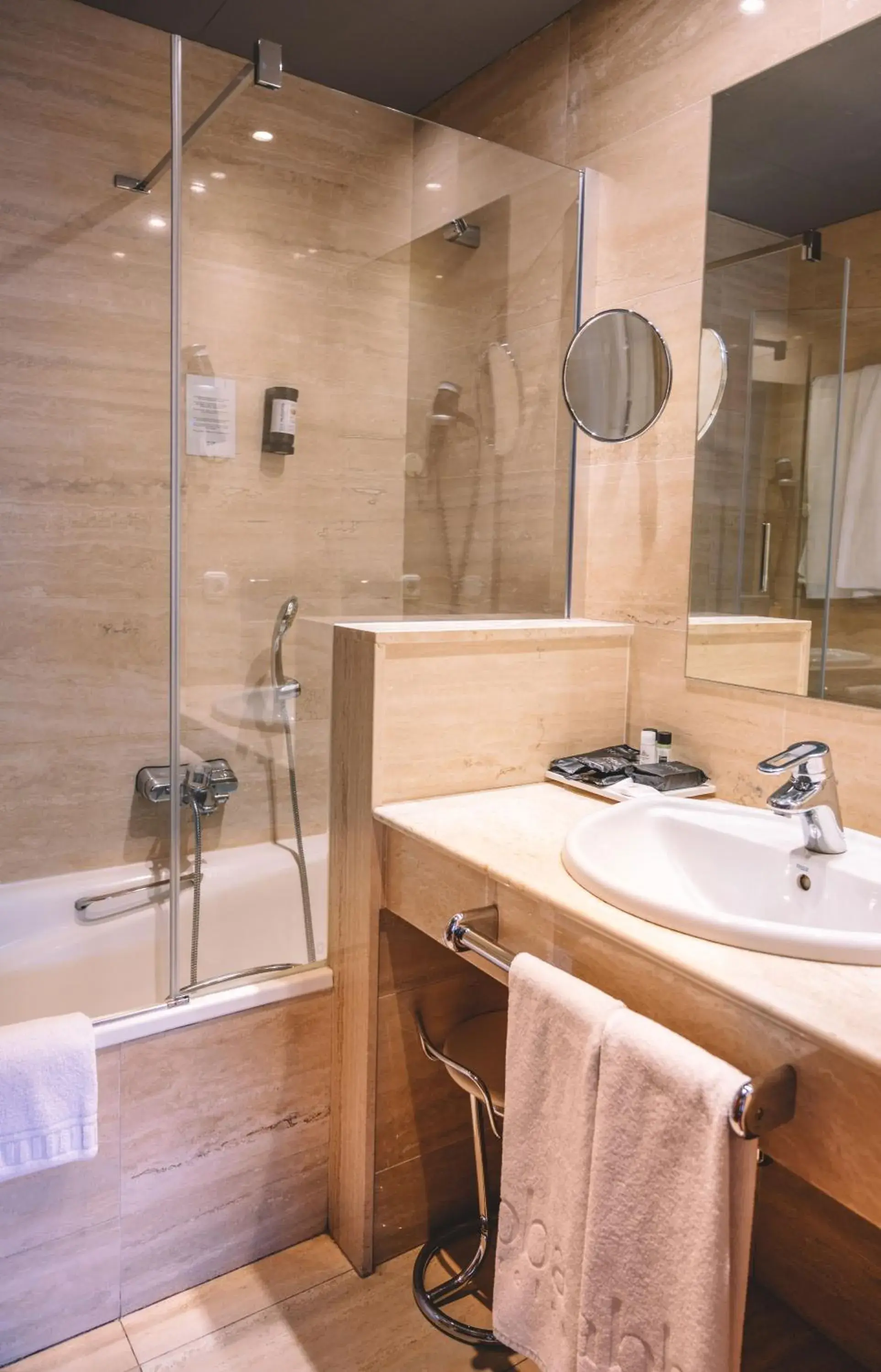 Bathroom in Abba Xalet Suites Hotel