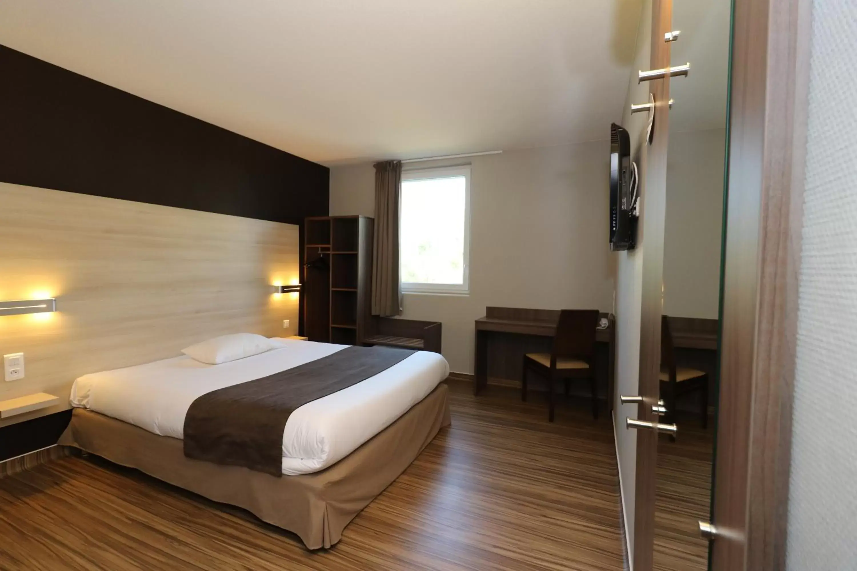 Bedroom, Bed in Ekho Hotel Grenoble Nord Saint Egrève