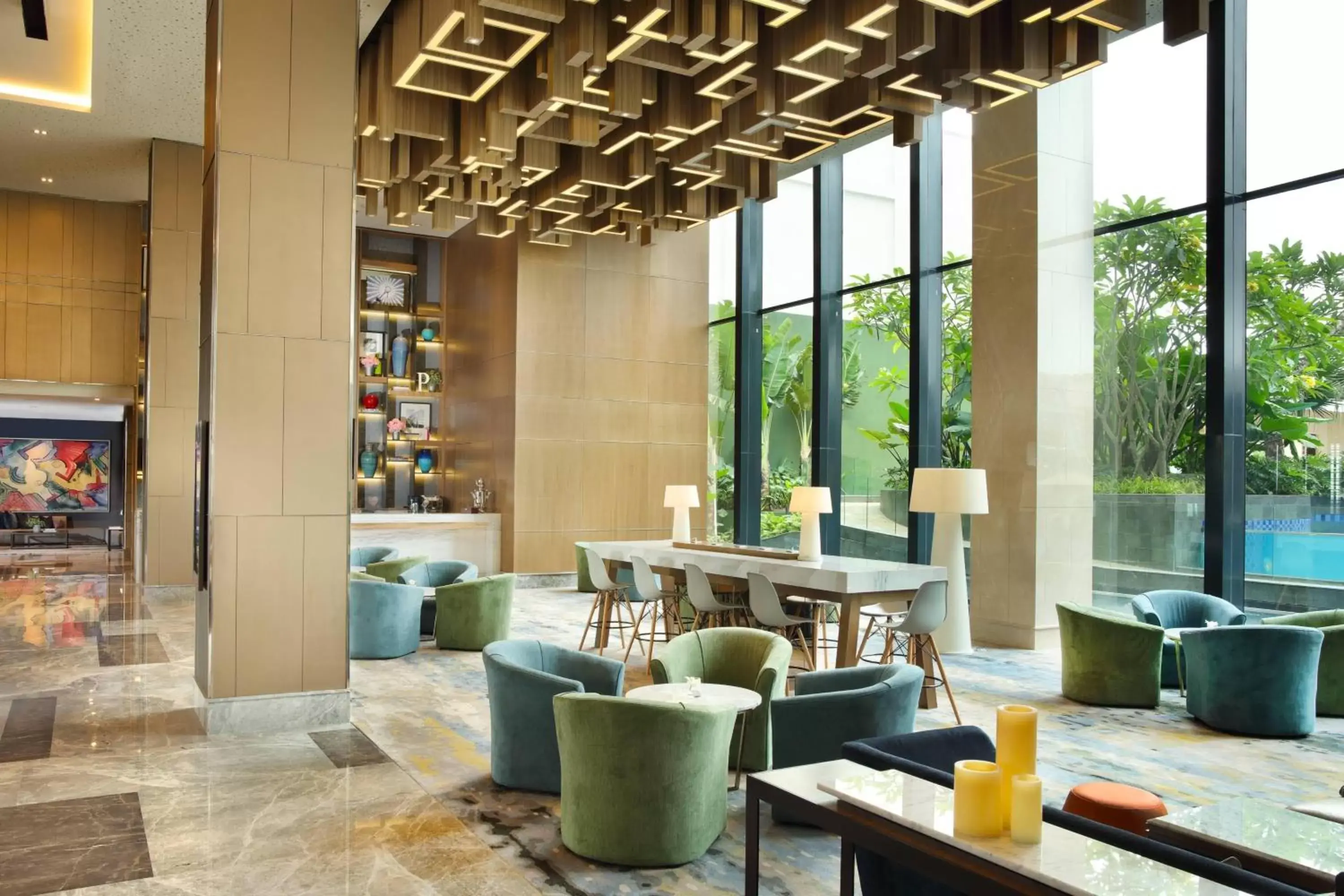 Lobby or reception, Lounge/Bar in Four Points by Sheraton Surabaya, Tunjungan Plaza
