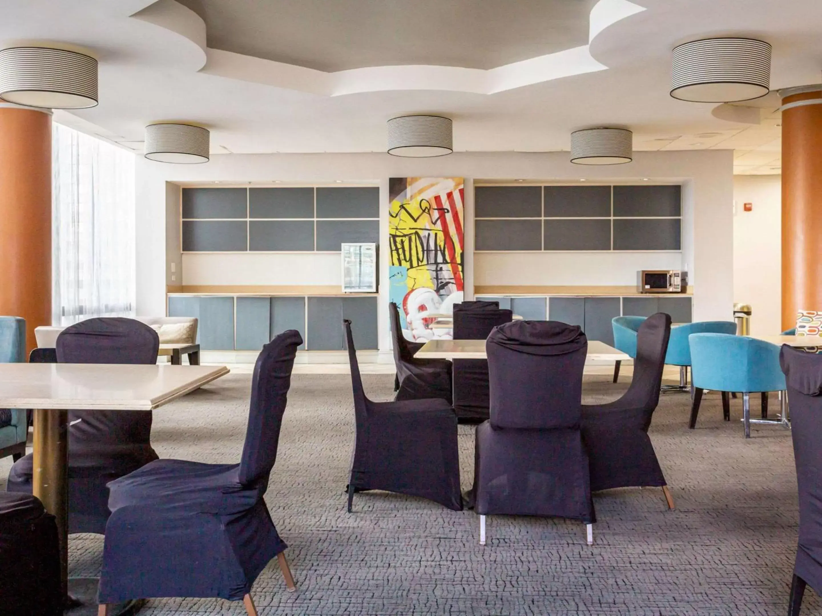 Restaurant/places to eat in Comfort Inn & Suites Baltimore Inner Harbor Restaurant/places to eat in Comfort Inn & Suites Baltimore Inner Harbor