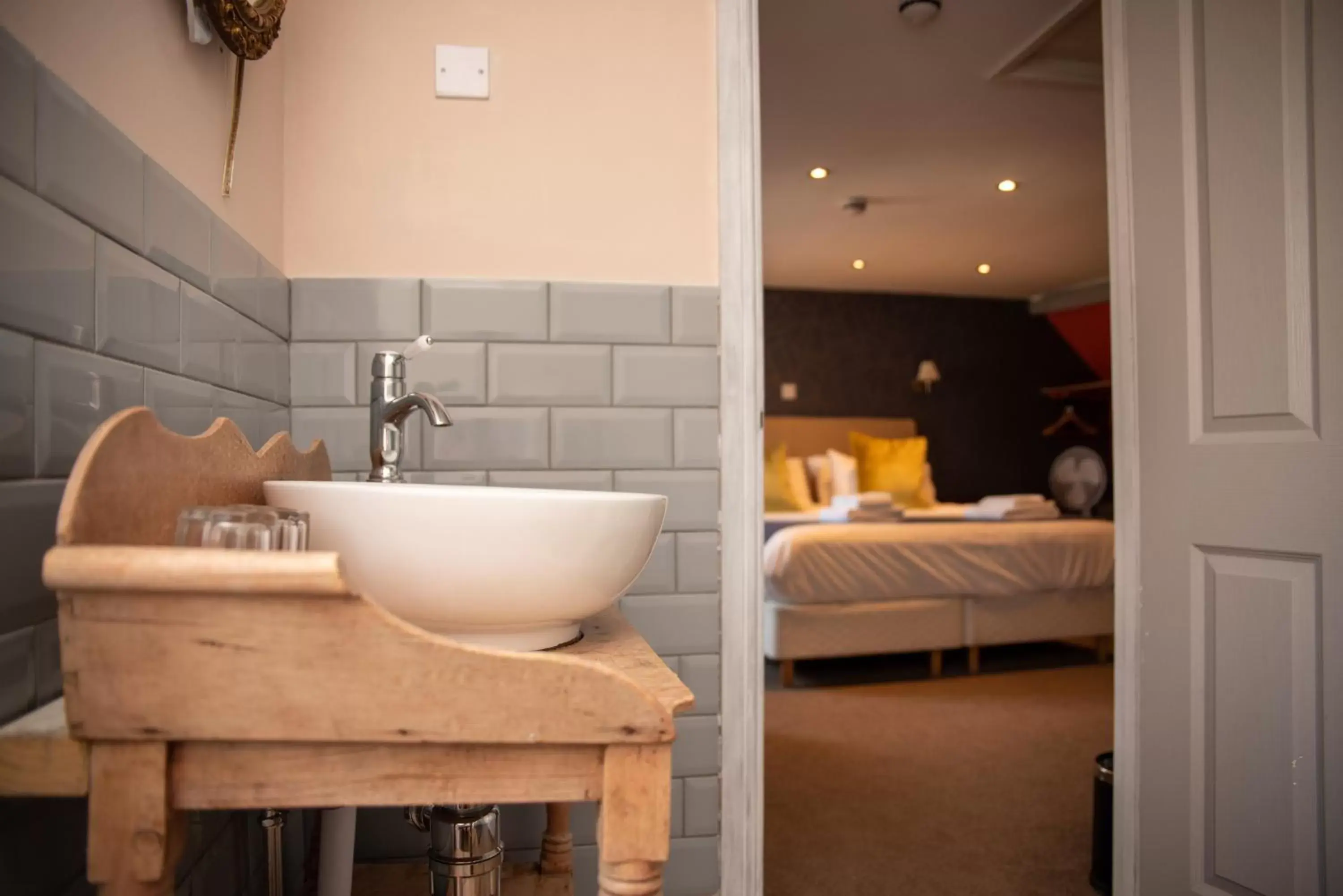 Bathroom in The Oak House Hotel