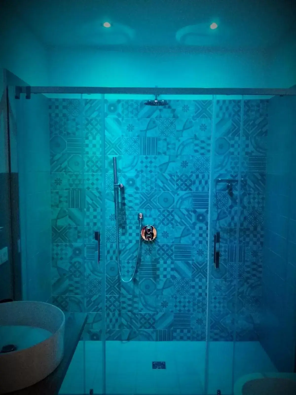 Shower, Bathroom in B&B Oriental Palace