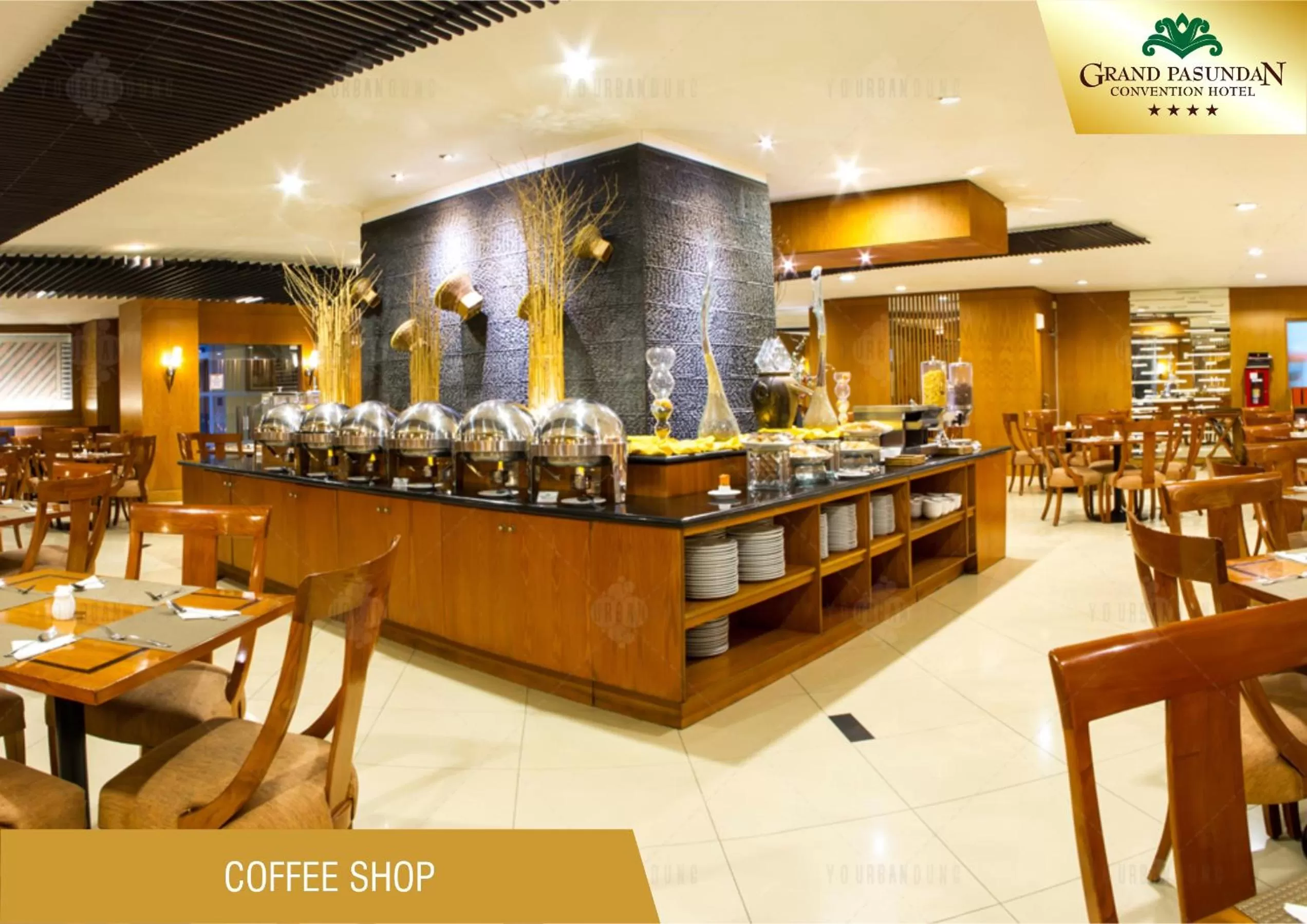 Restaurant/places to eat in Grand Pasundan Convention Hotel