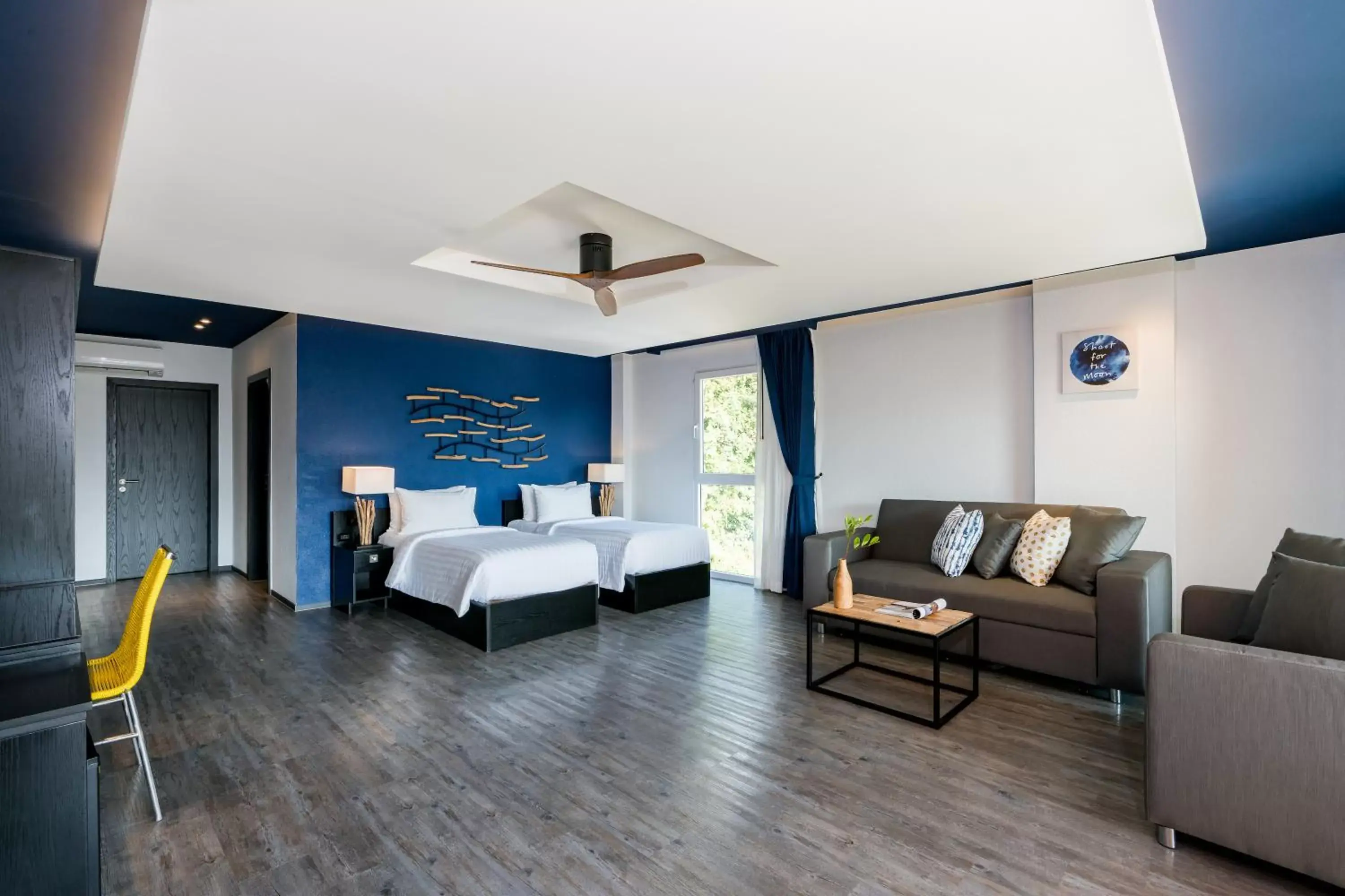 Living room, Bed in Marina Sands Resort Living room, Bed in Marina Sands Resort