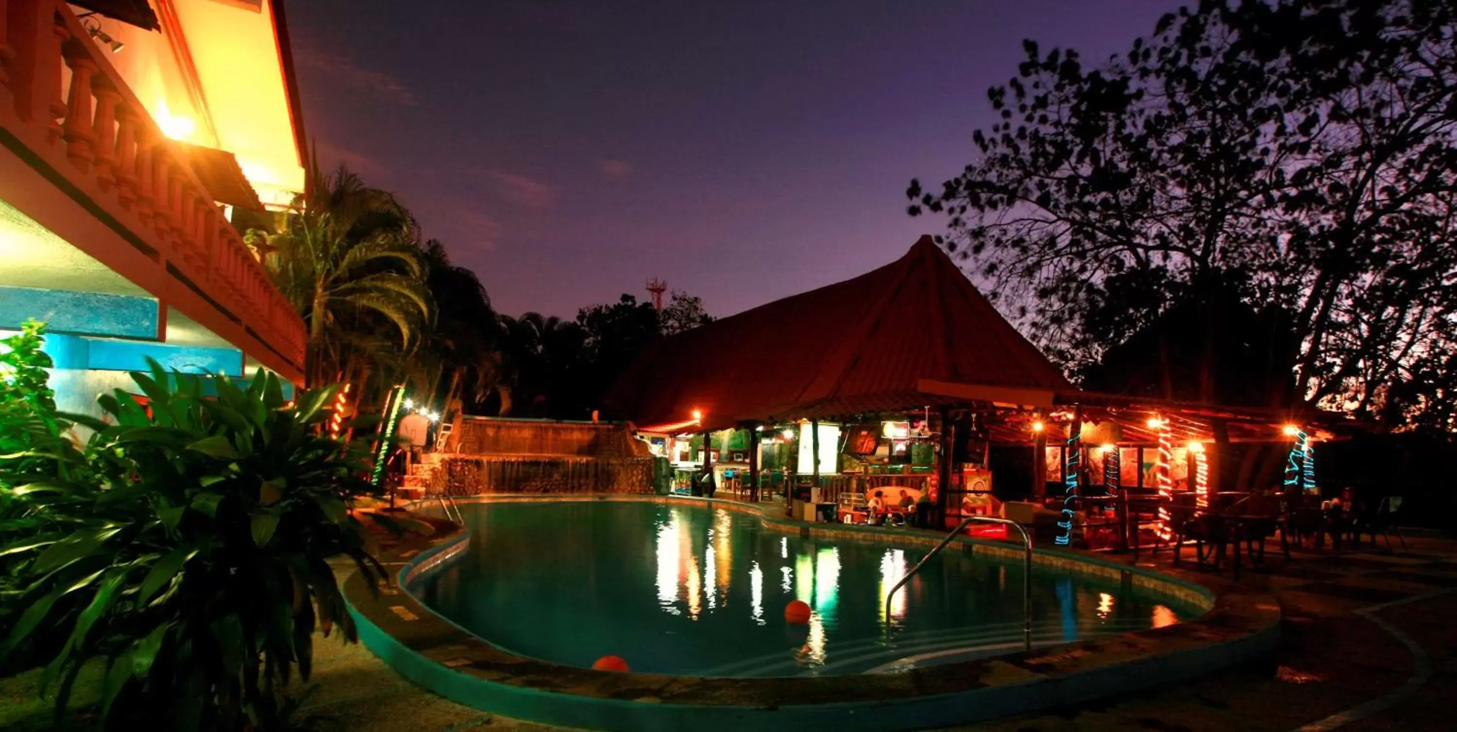 Lounge or bar, Swimming Pool in Best Western Tamarindo Vista Villas