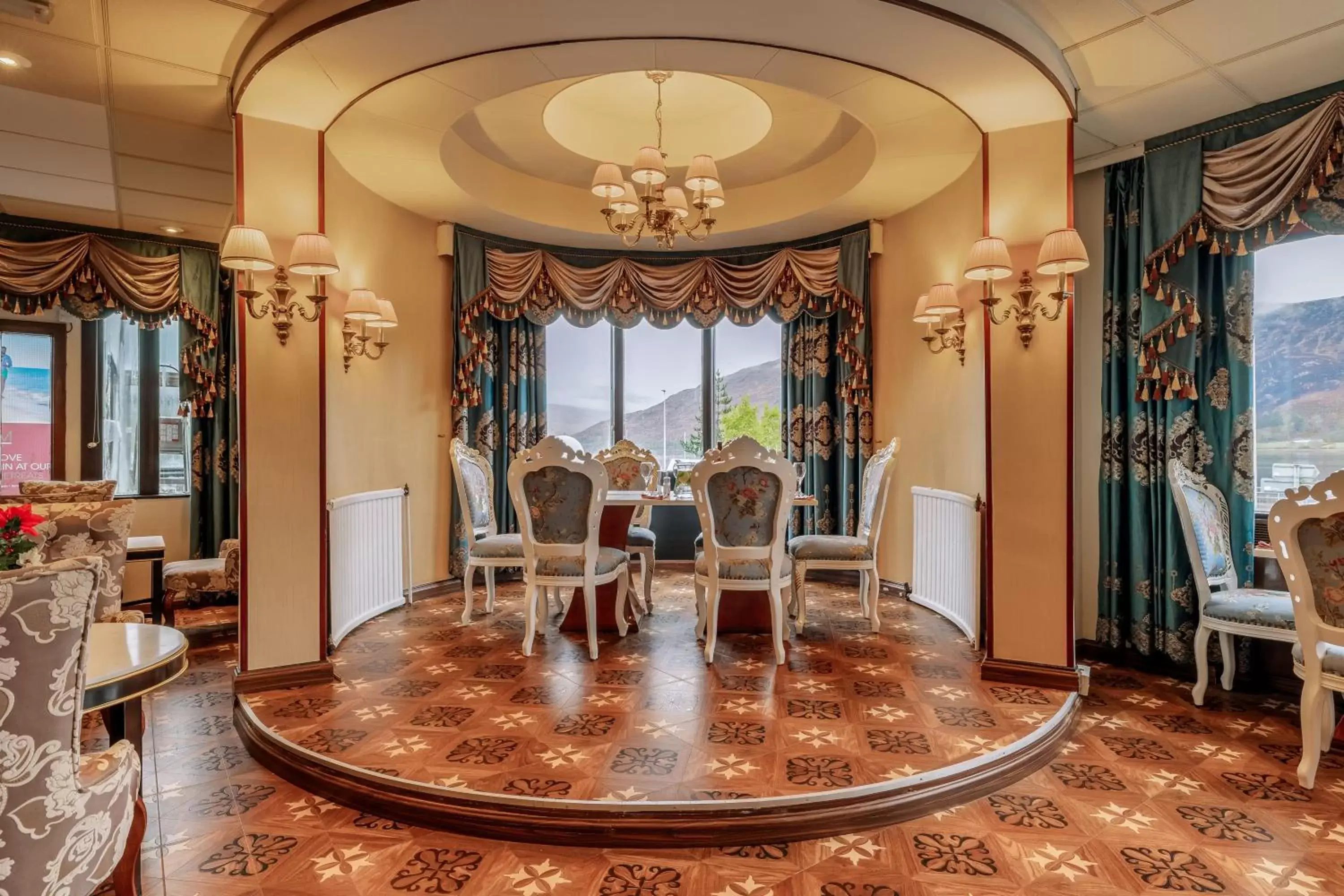 Lounge or bar in Muthu Fort William Hotel Lounge or bar in Muthu Fort William Hotel