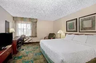 Queen Room with Two Queen Beds - Non-Smoking in La Quinta by Wyndham Des Moines West Clive