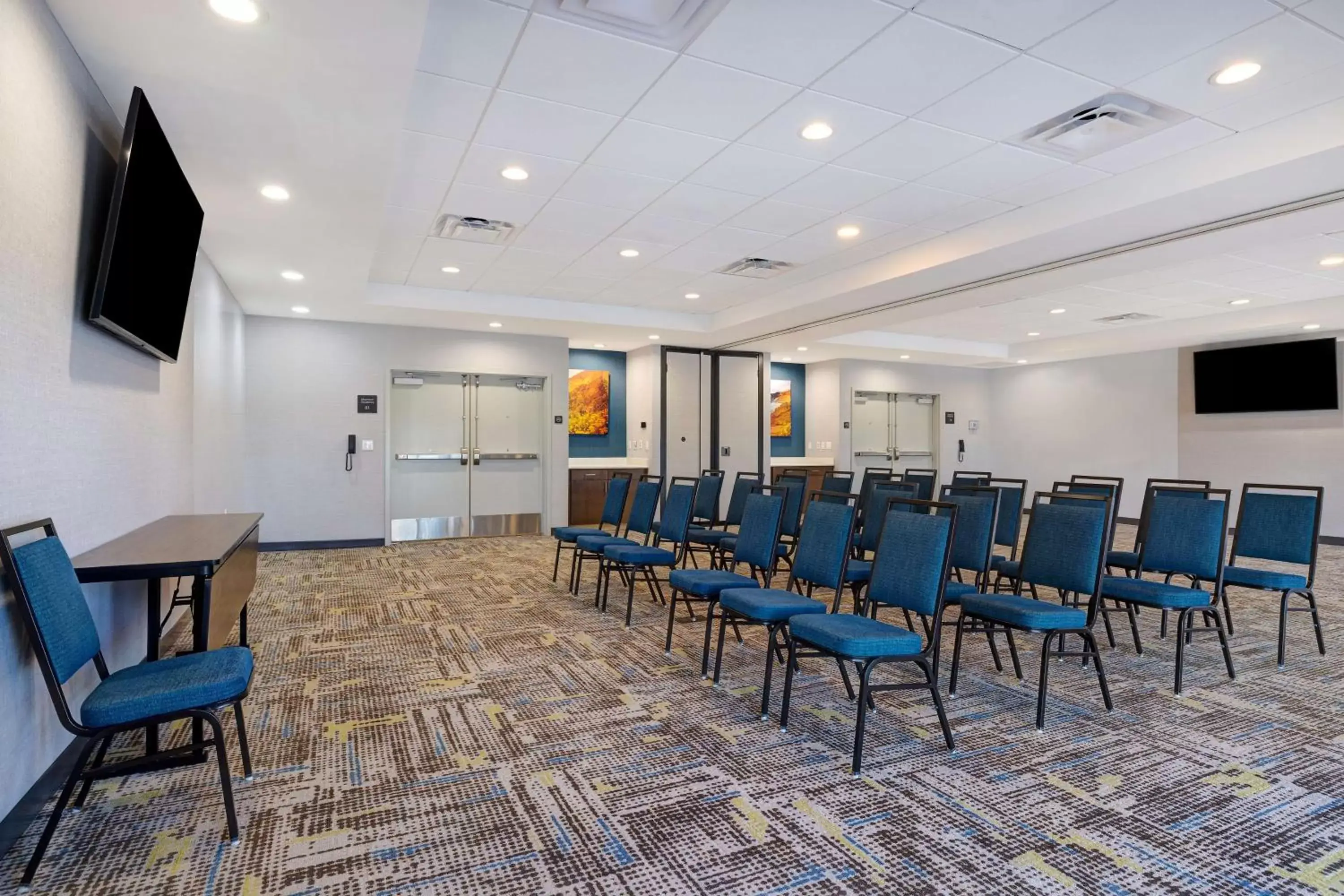 Meeting/conference room in Hampton Inn & Suites Marina