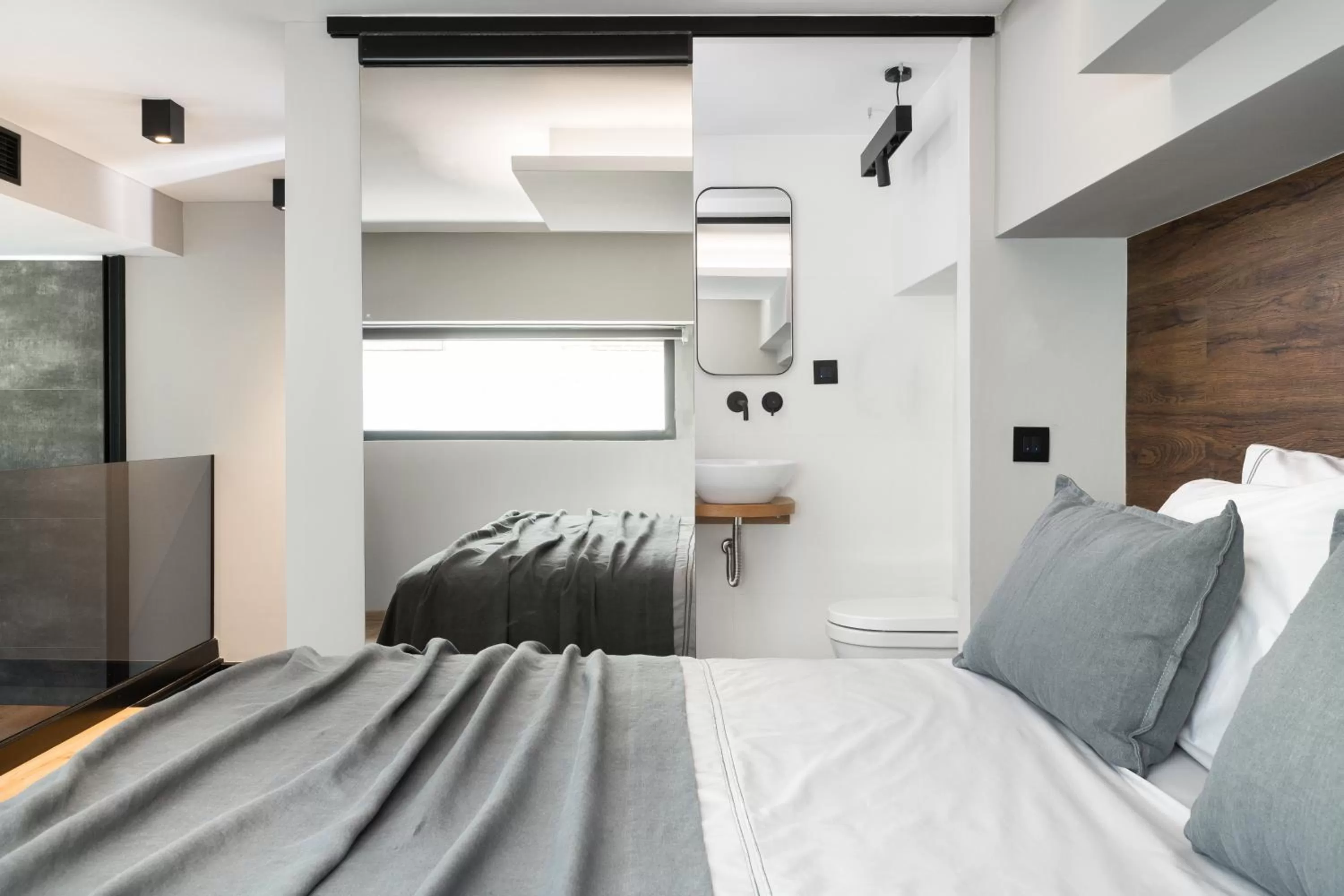 Bed in 11 Enteka Acropolis Suites